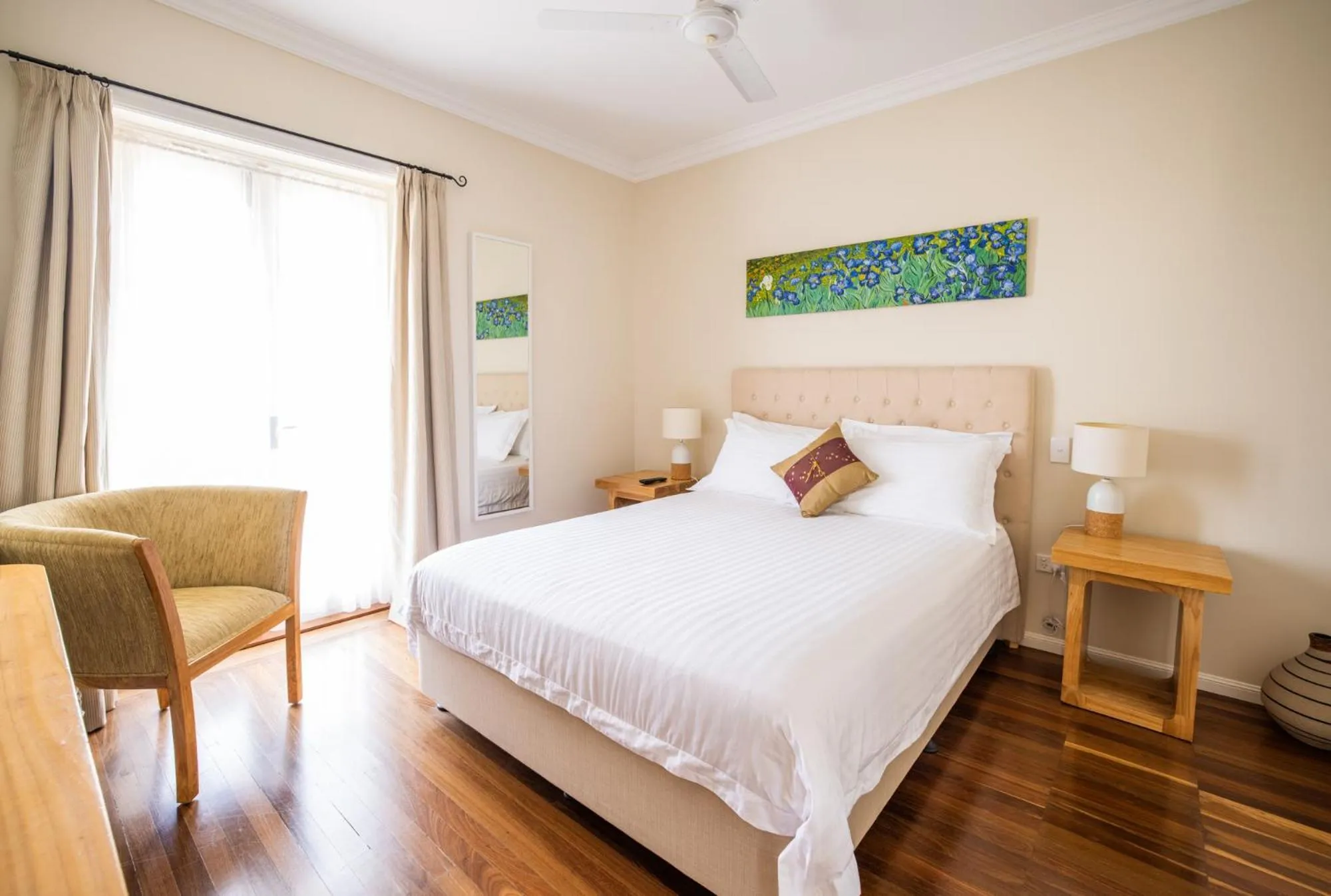 Bed in Kernow - Minimum age 18