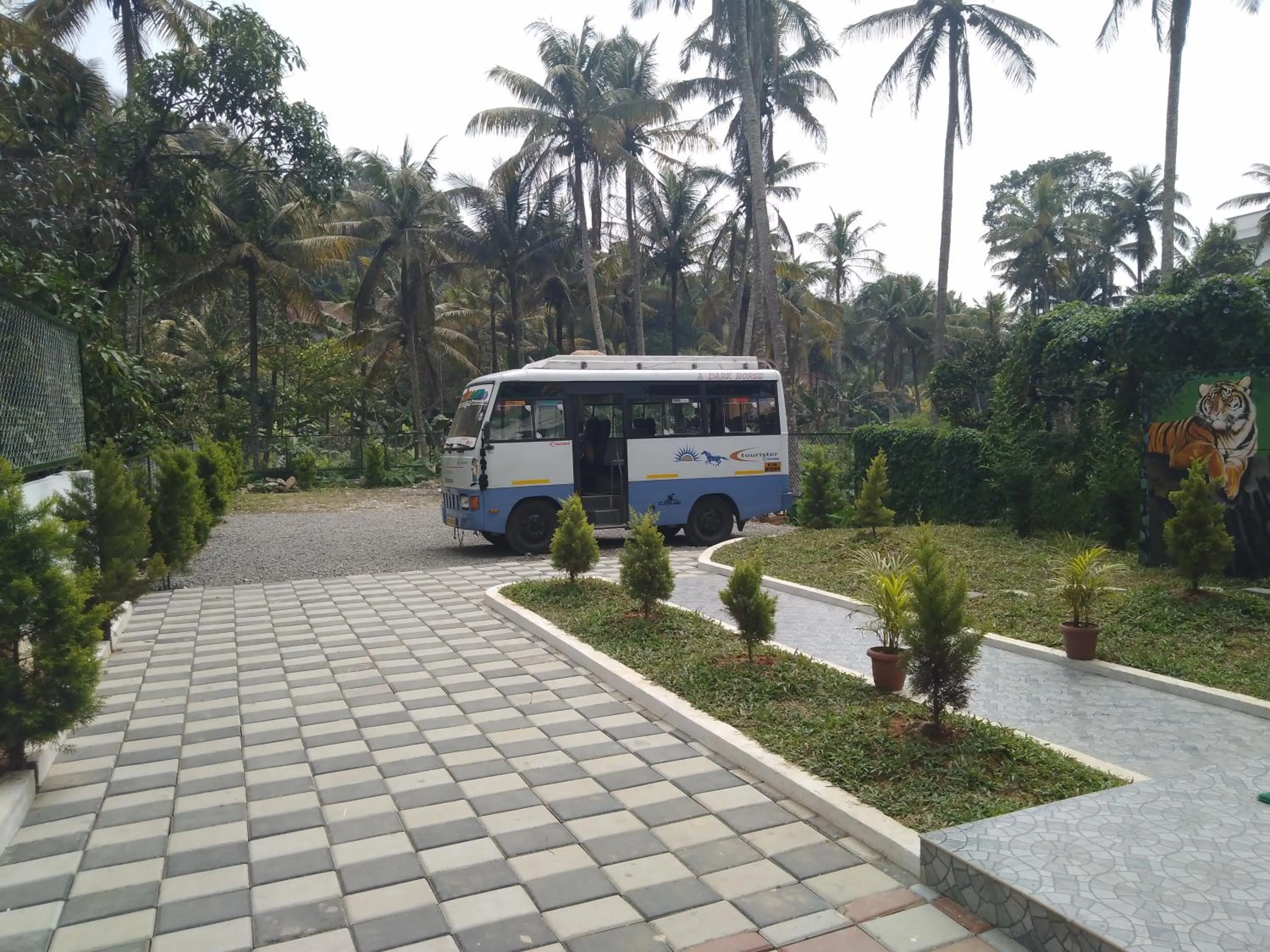 Parking in Highrange Plaza