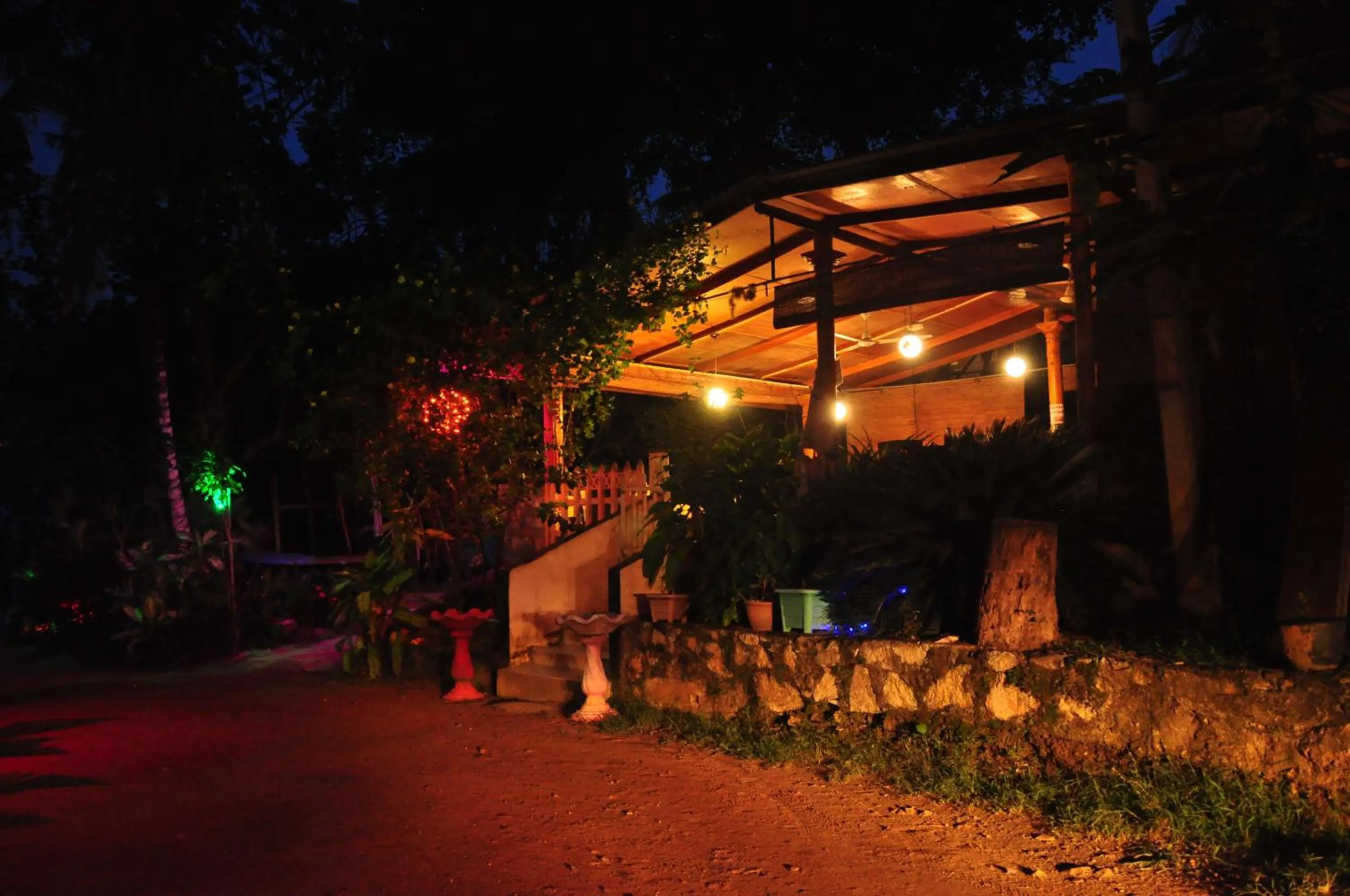 Night in Mama's place Mirissa