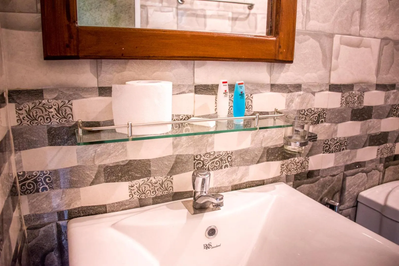 Bathroom in Mama's place Mirissa