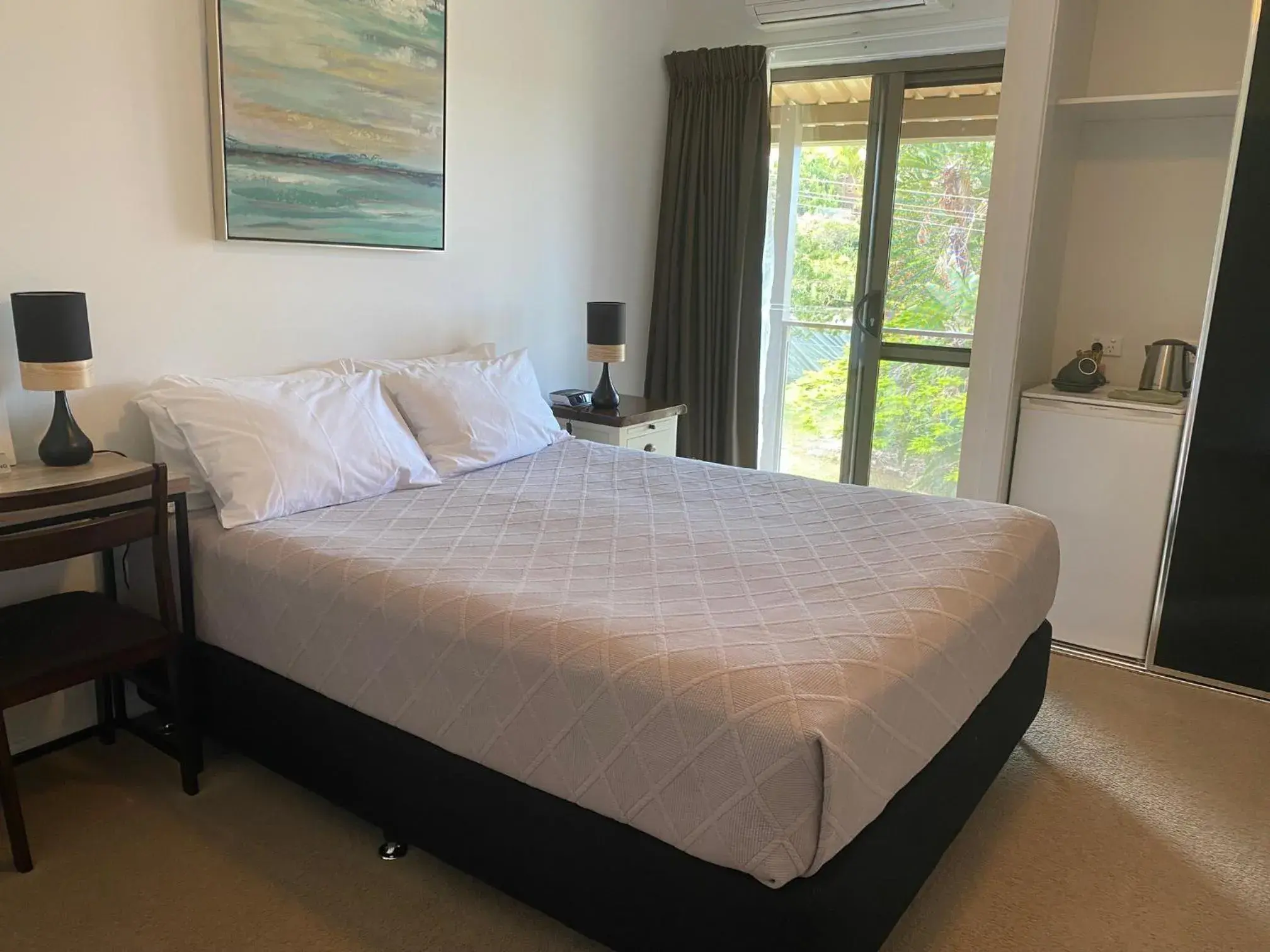 Queen Room - single occupancy in Riverside Rest Nambucca Heads Queen Room - single occupancy in Riverside Rest Nambucca Heads