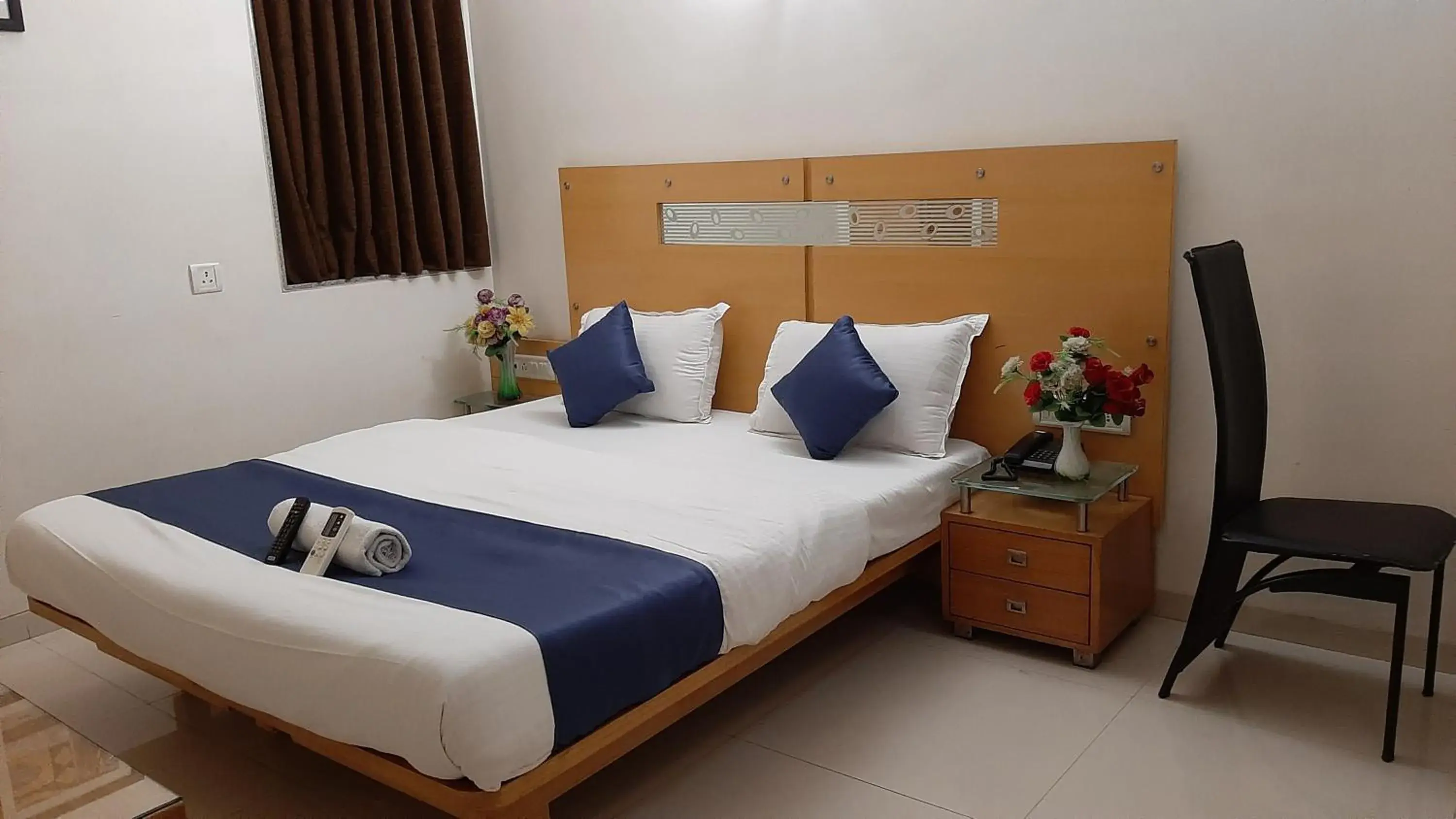 Bed in Hotel Happiness Bed in Hotel Happiness