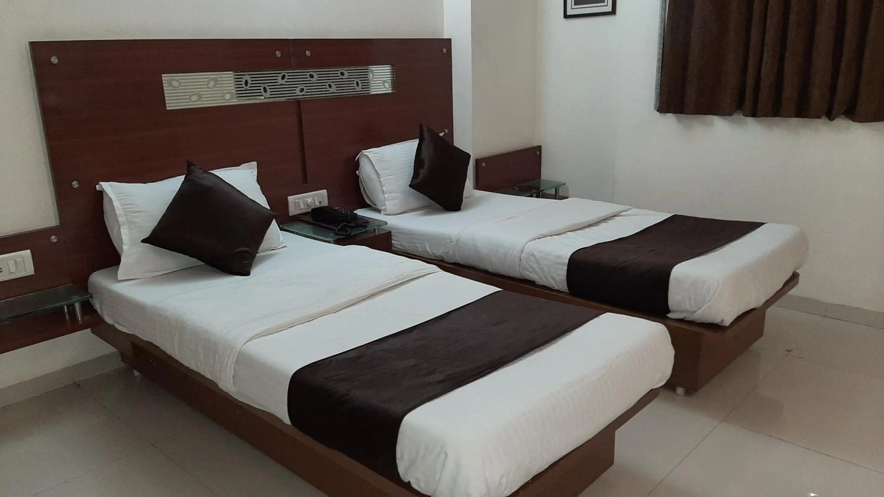 Bed in Hotel Happiness