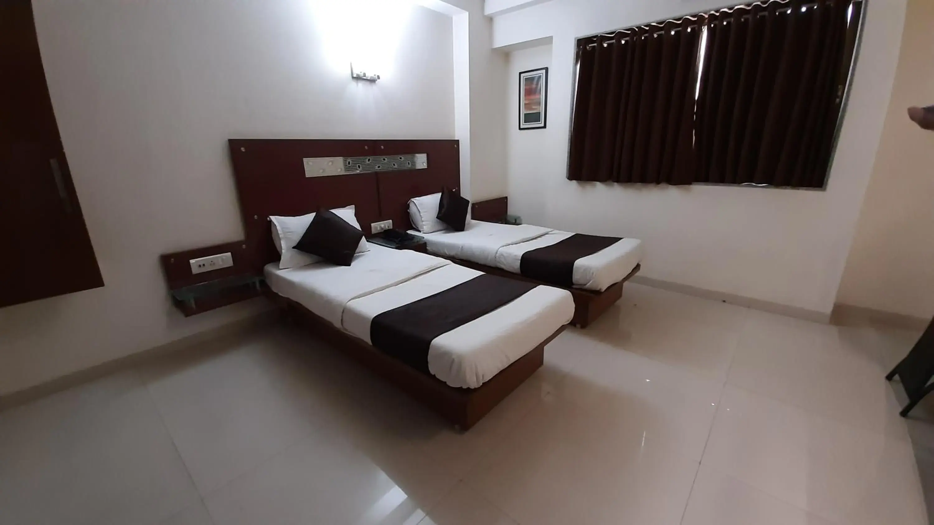 Bed in Hotel Happiness Bed in Hotel Happiness