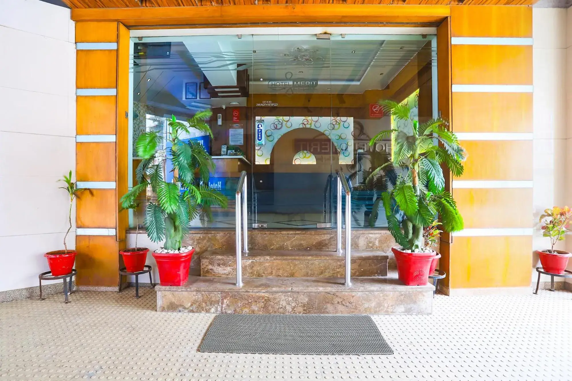 Facade/entrance in Hotel Merit Facade/entrance in Hotel Merit