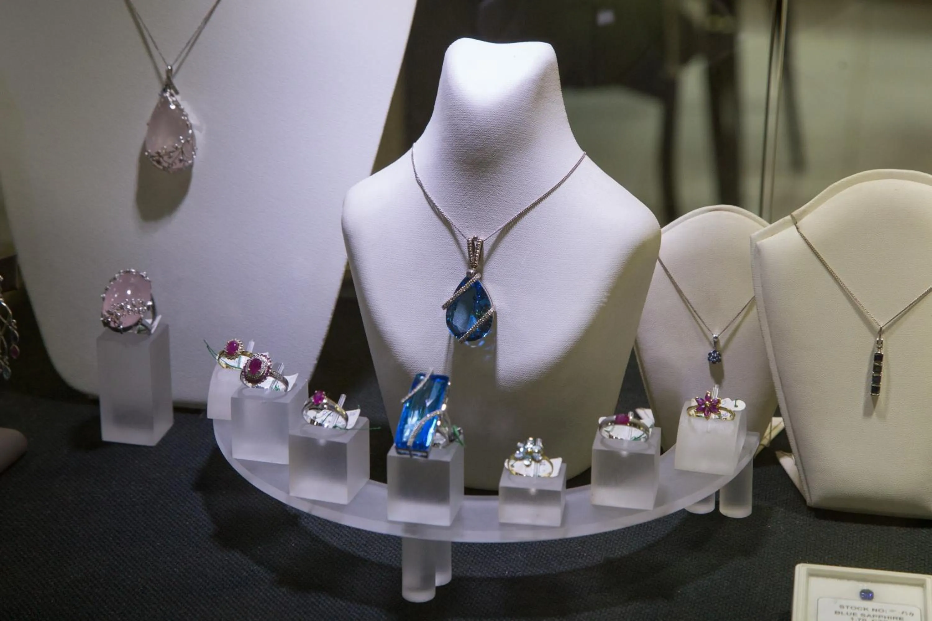 Business facilities in Embudu Village Maldives