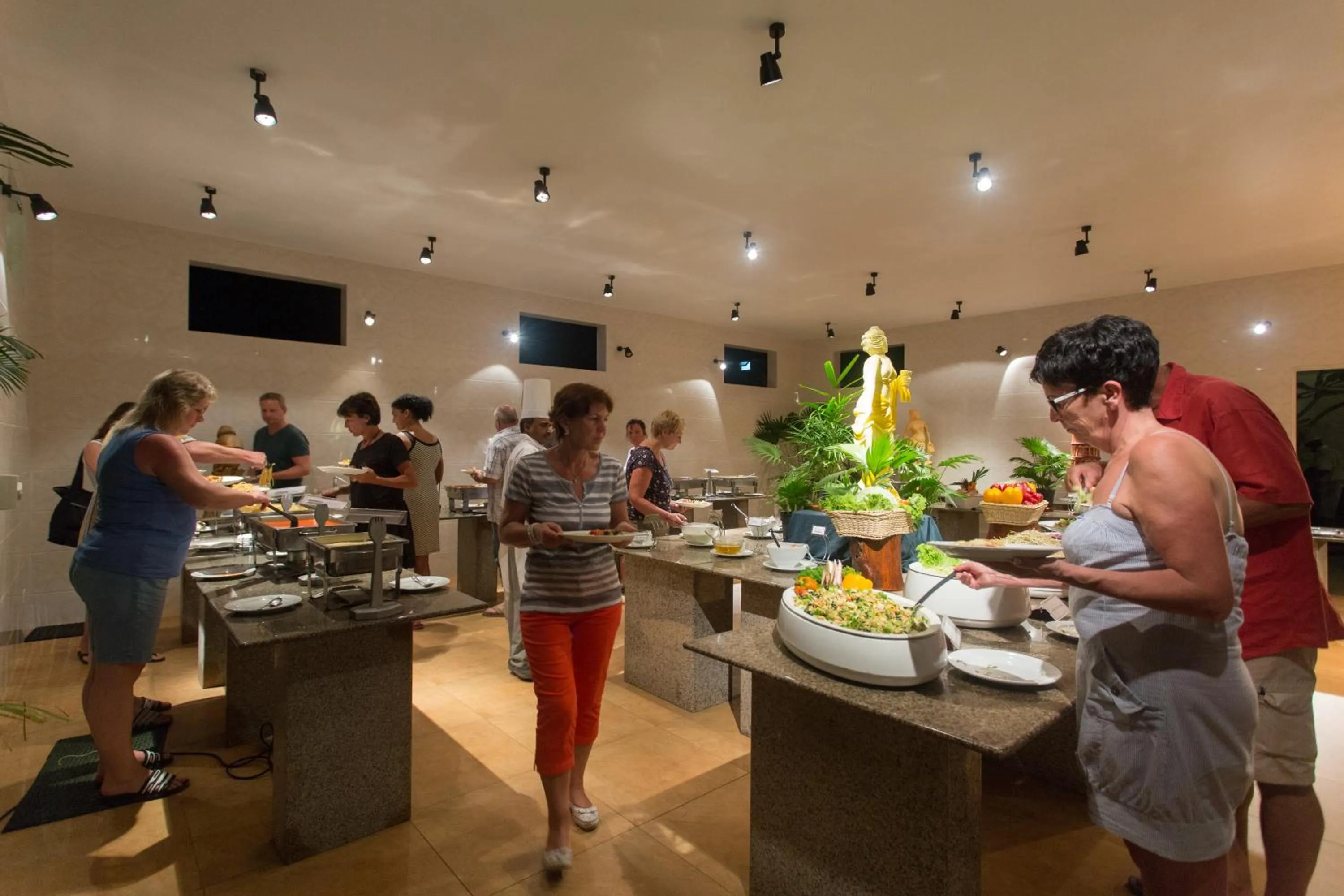 Restaurant/places to eat in Embudu Village Maldives