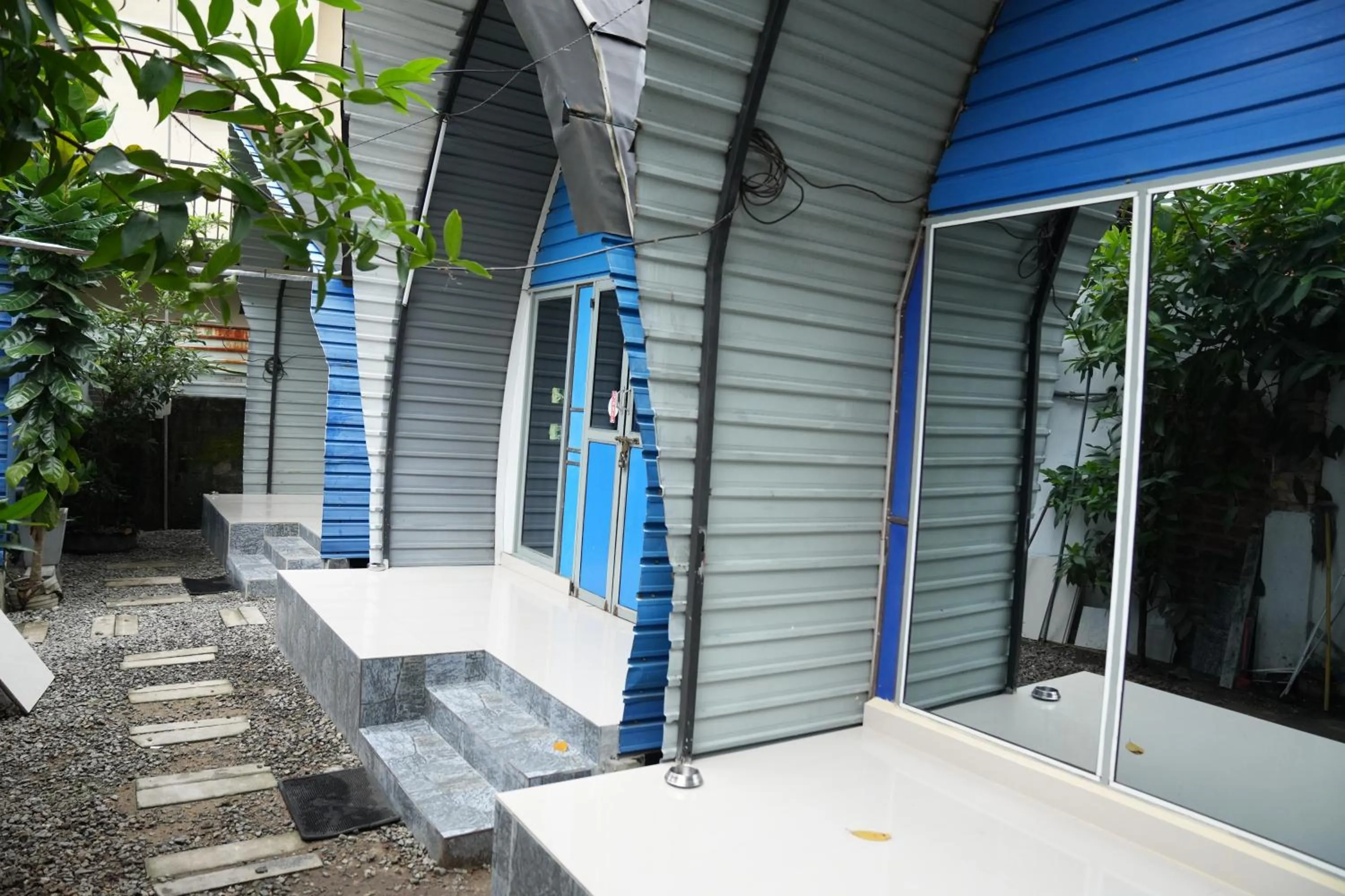 Airport A4 Transit Hub - Eco Chalets - FREE SHUTTLE SERVICE 24HRS