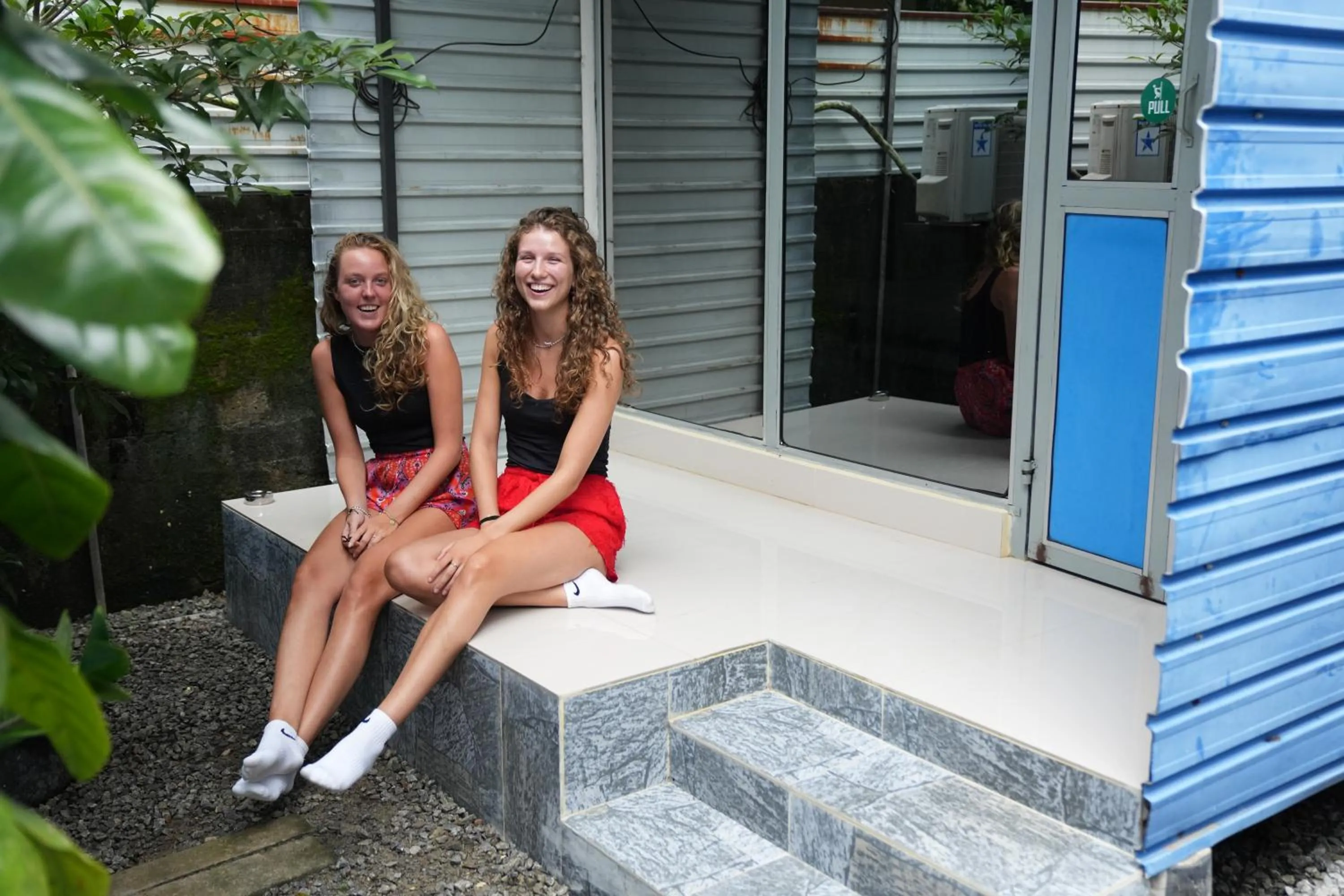 Airport A4 Transit Hub - Eco Chalets - FREE SHUTTLE SERVICE 24HRS