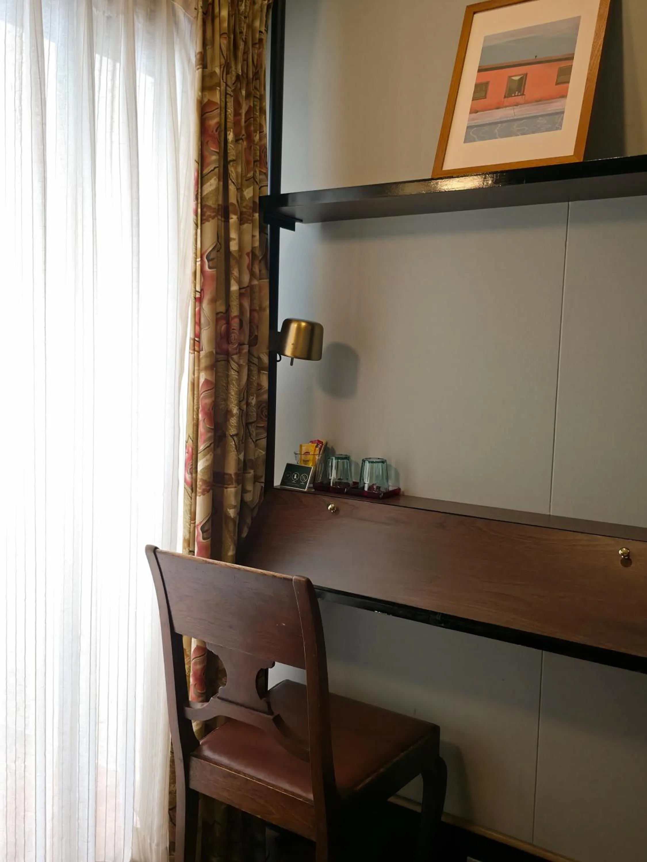 Seating area in Josh Hotel