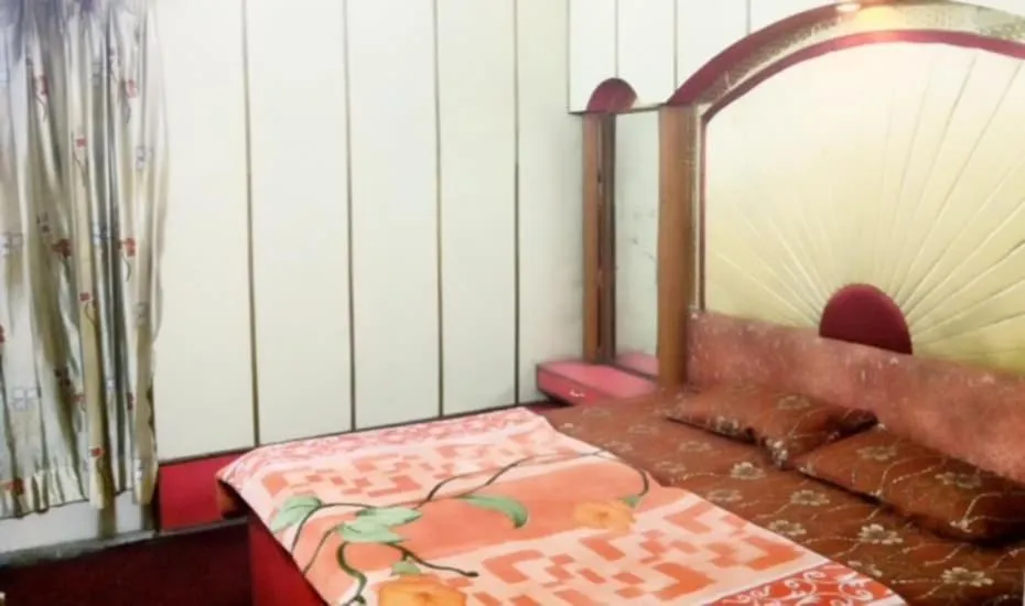 Bedroom, Bed in Hotel Shehnaz Inn - Walking Distance for Golden Temple