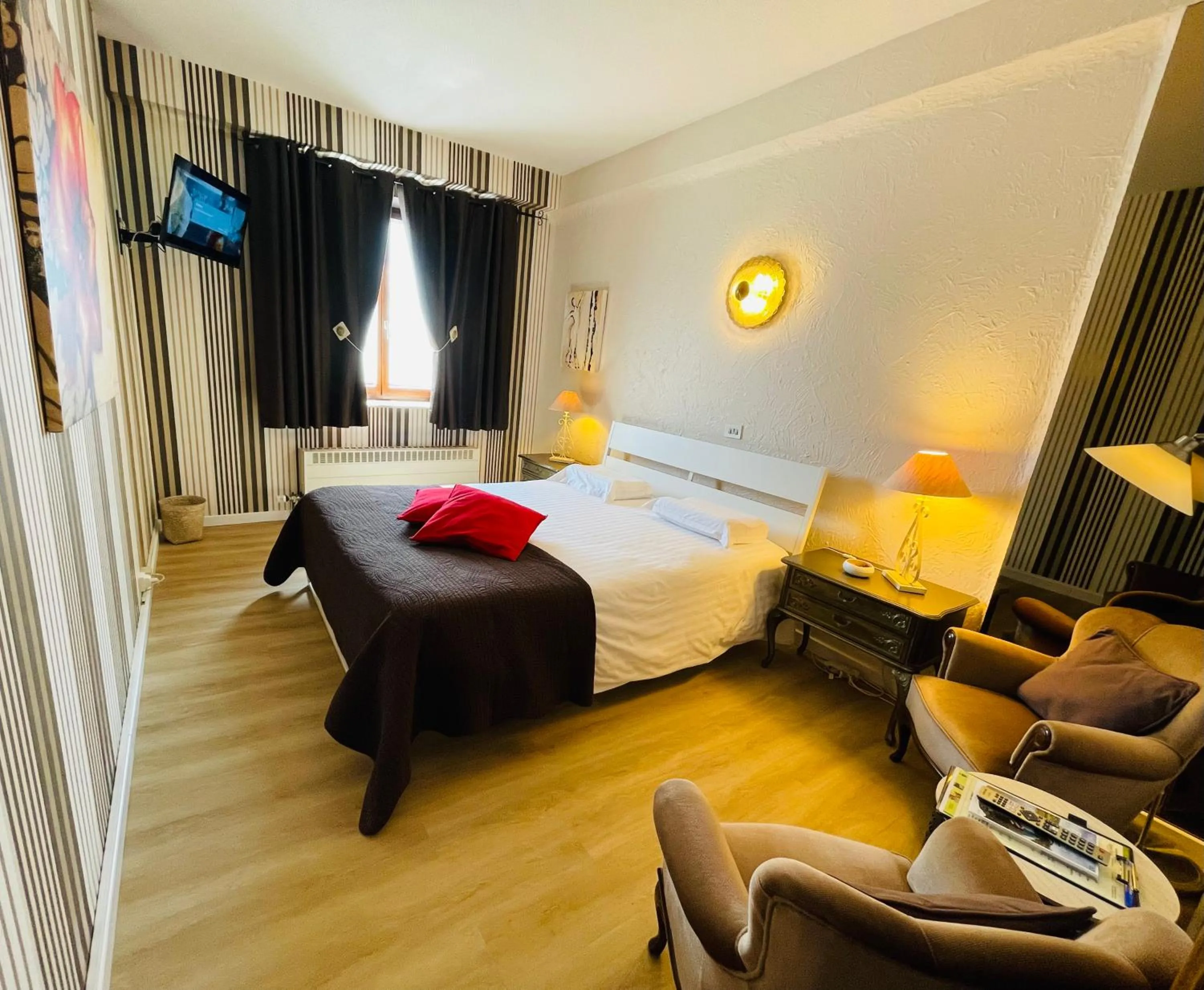 Bed in Hostellerie Sainte-Cécile