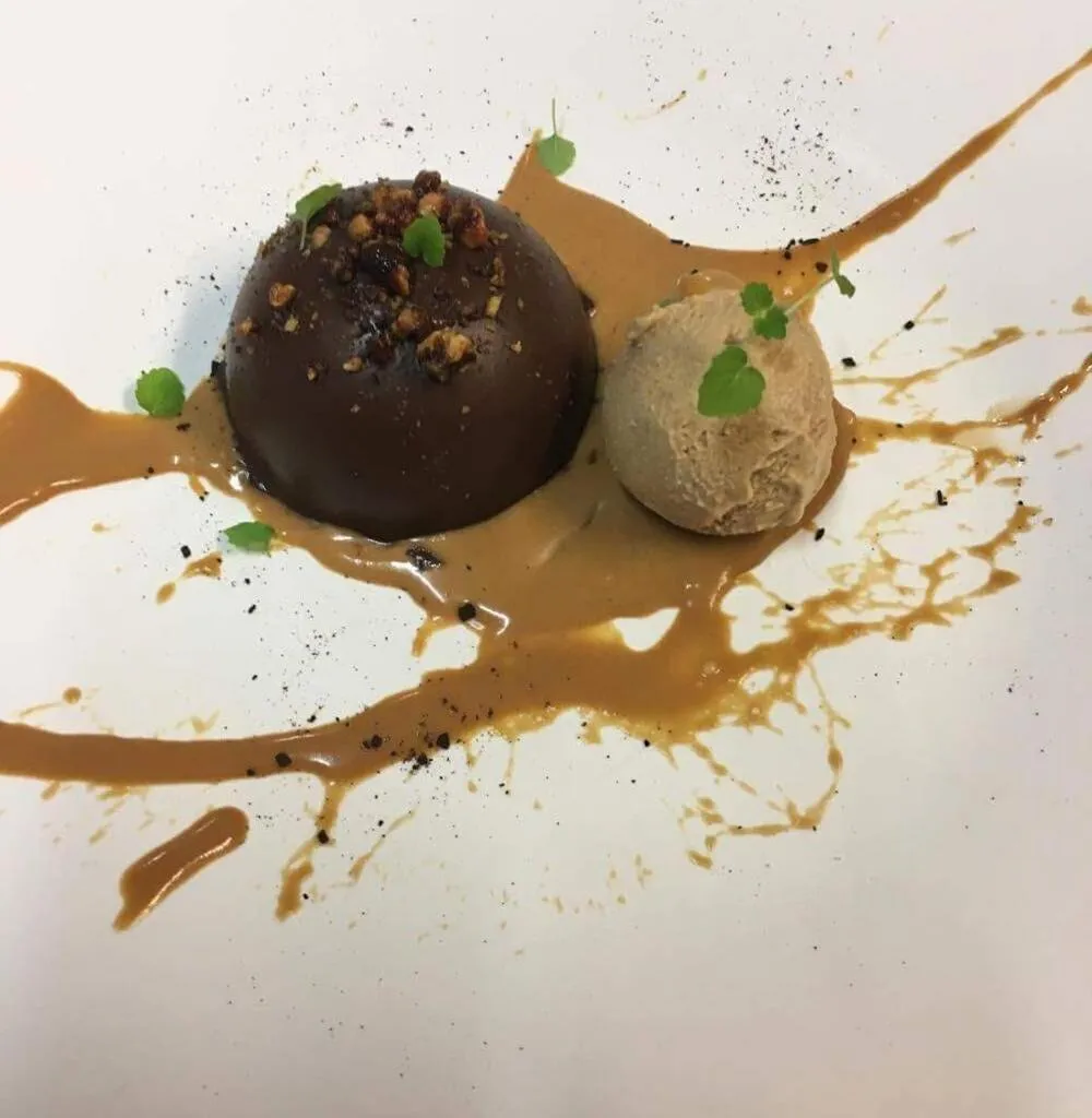 Restaurant/places to eat in Hostellerie Sainte-Cécile