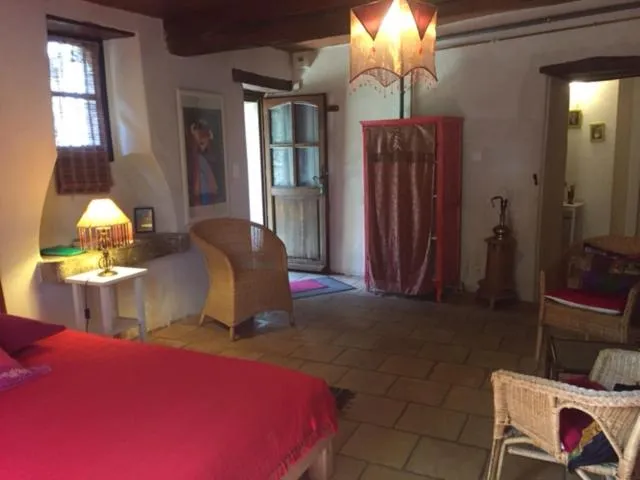 Photo of the whole room, Bed in Mas des Nabières