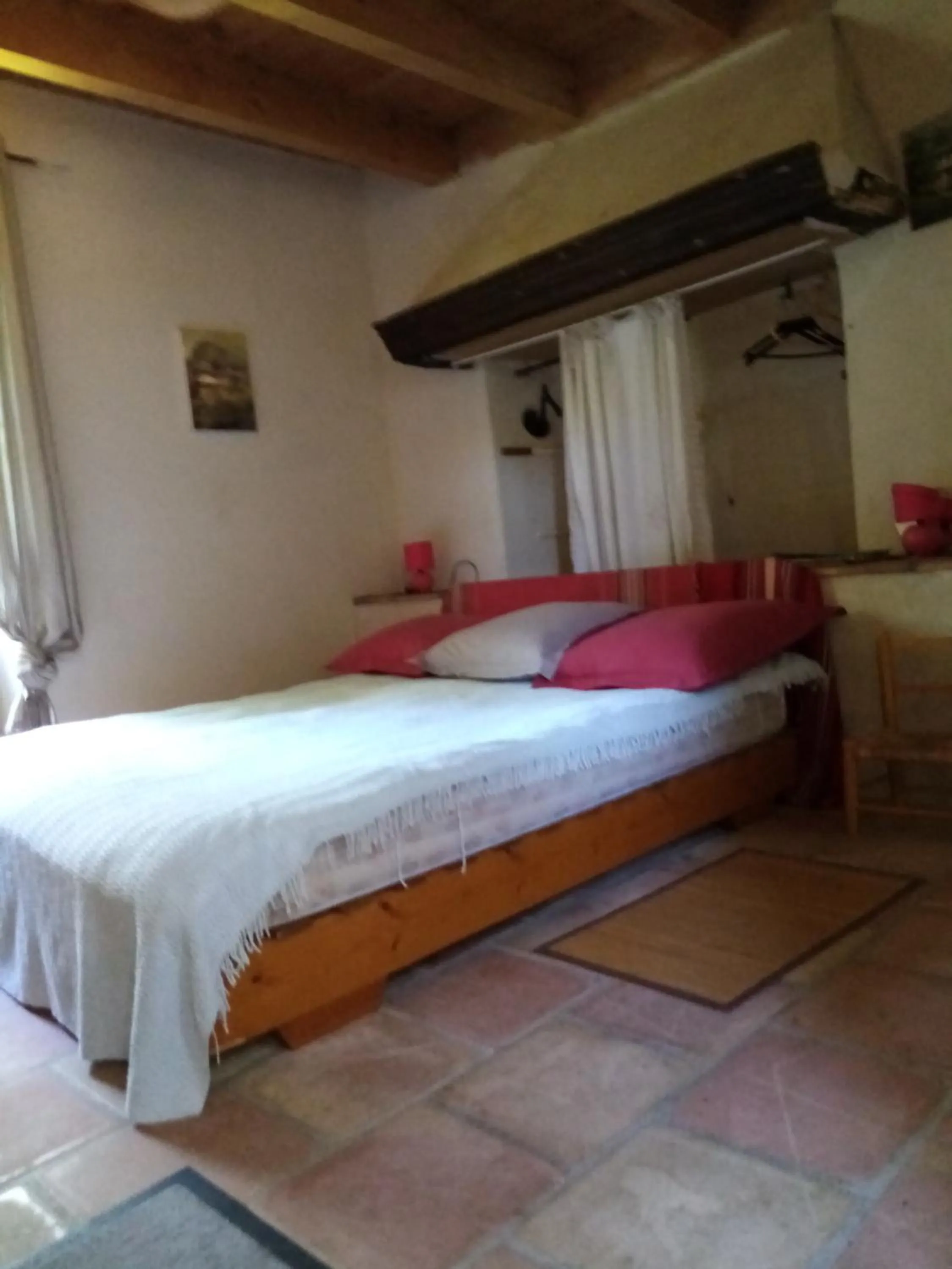Photo of the whole room, Bed in Mas des Nabières