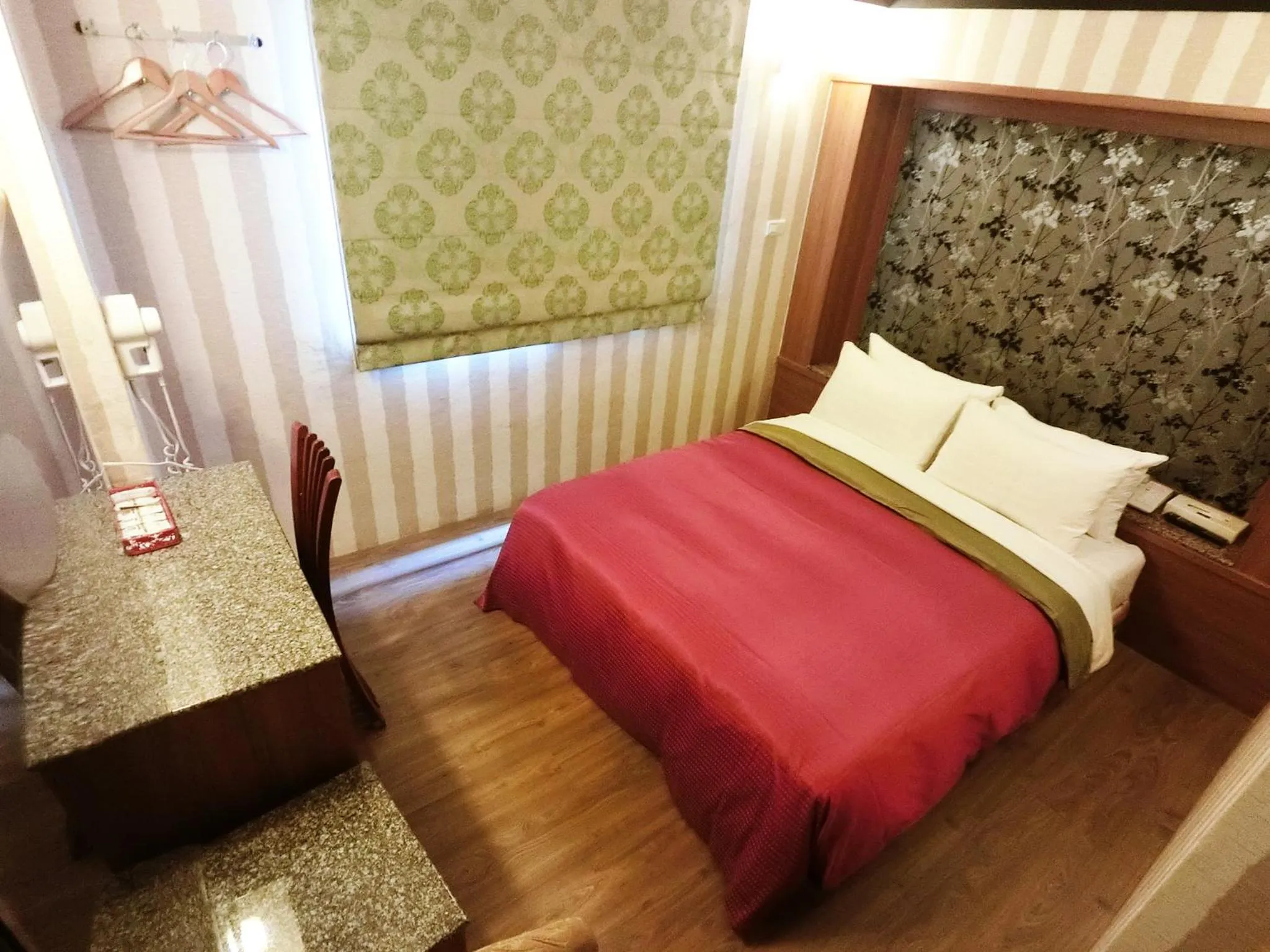 bunk bed, Bed in Nice Hotel