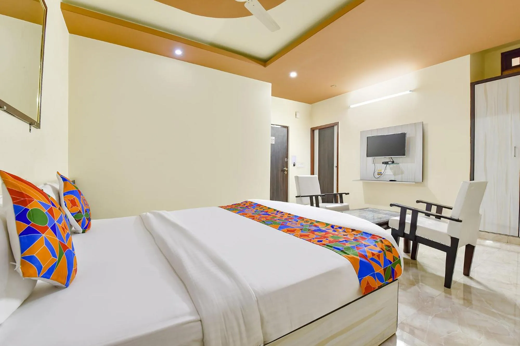 Bed in FabHotel Bikaner Heritage