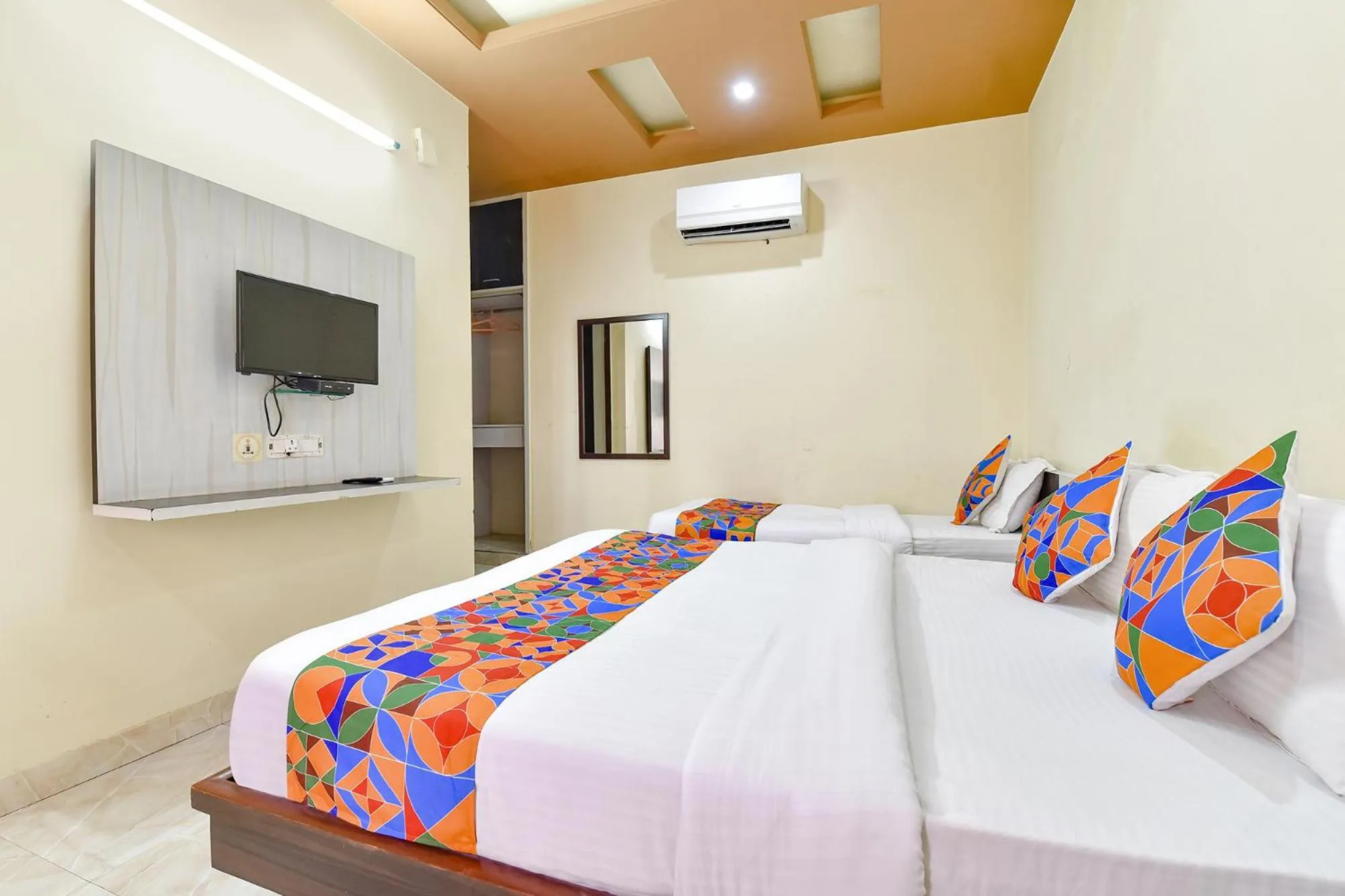 Bed in FabHotel Bikaner Heritage