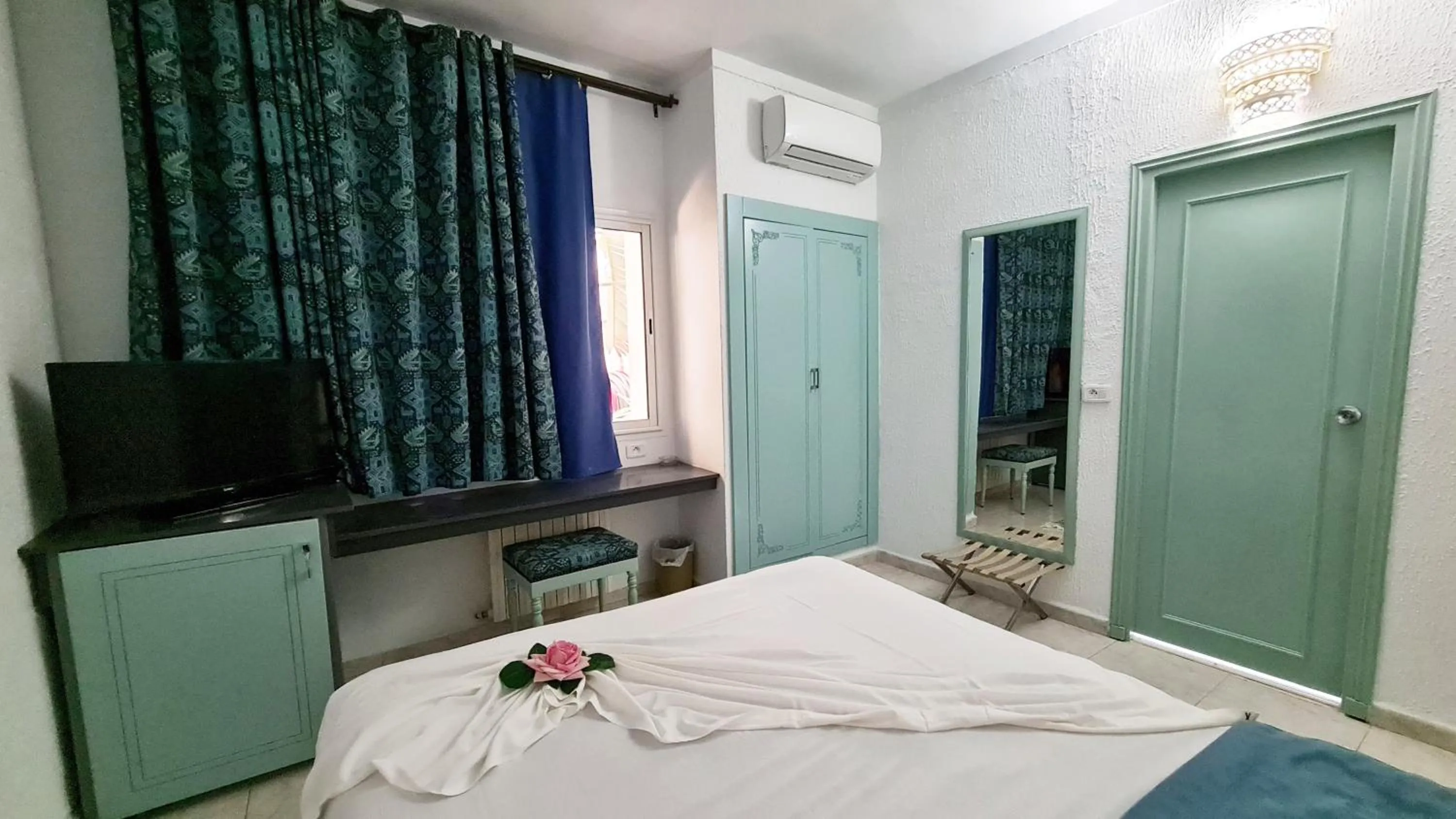 TV and multimedia, Bed in Hotel Khella