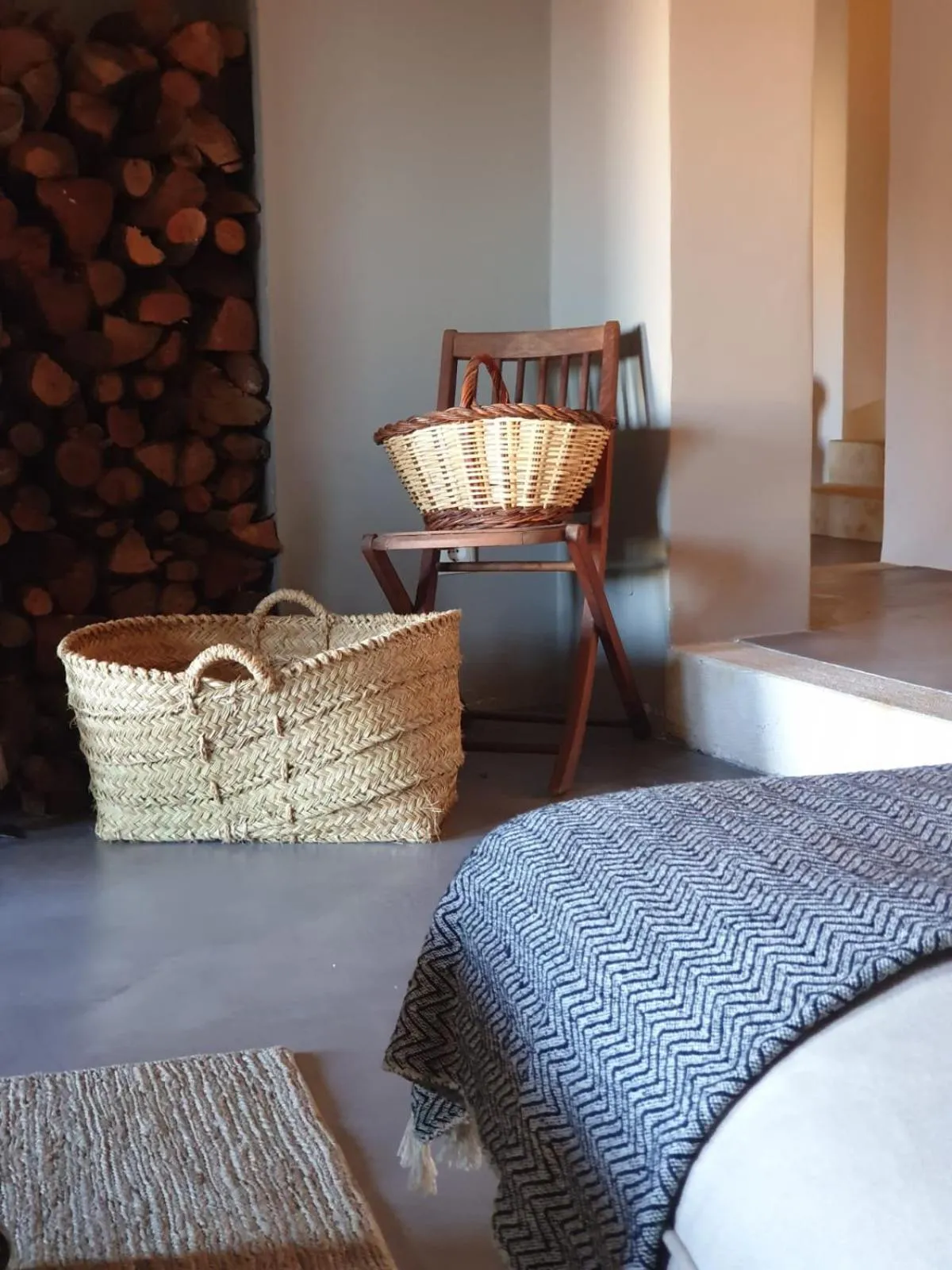 Living room, Bed in Mas Ferran Adults Only