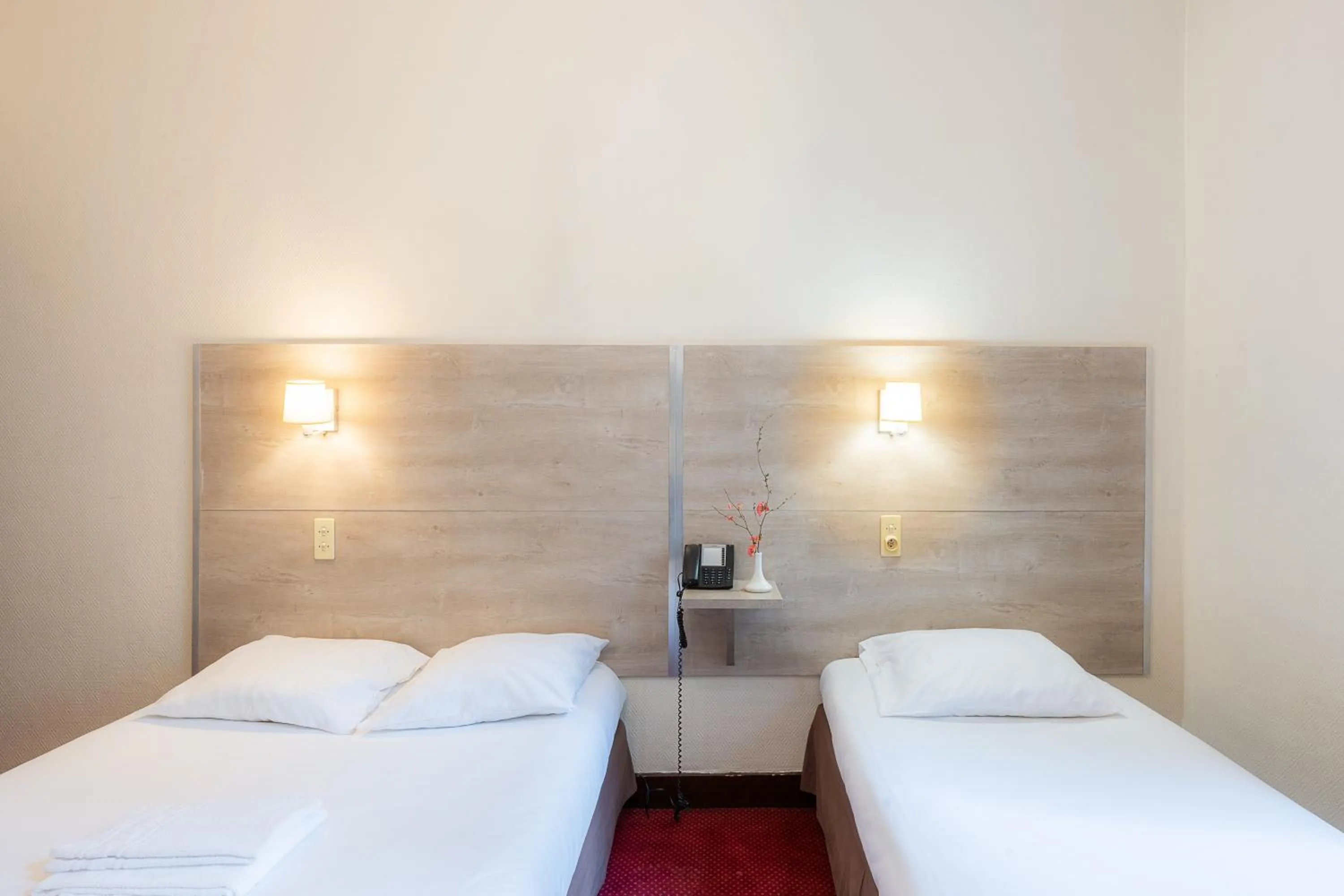 Photo of the whole room, Bed in Hôtel du Helder