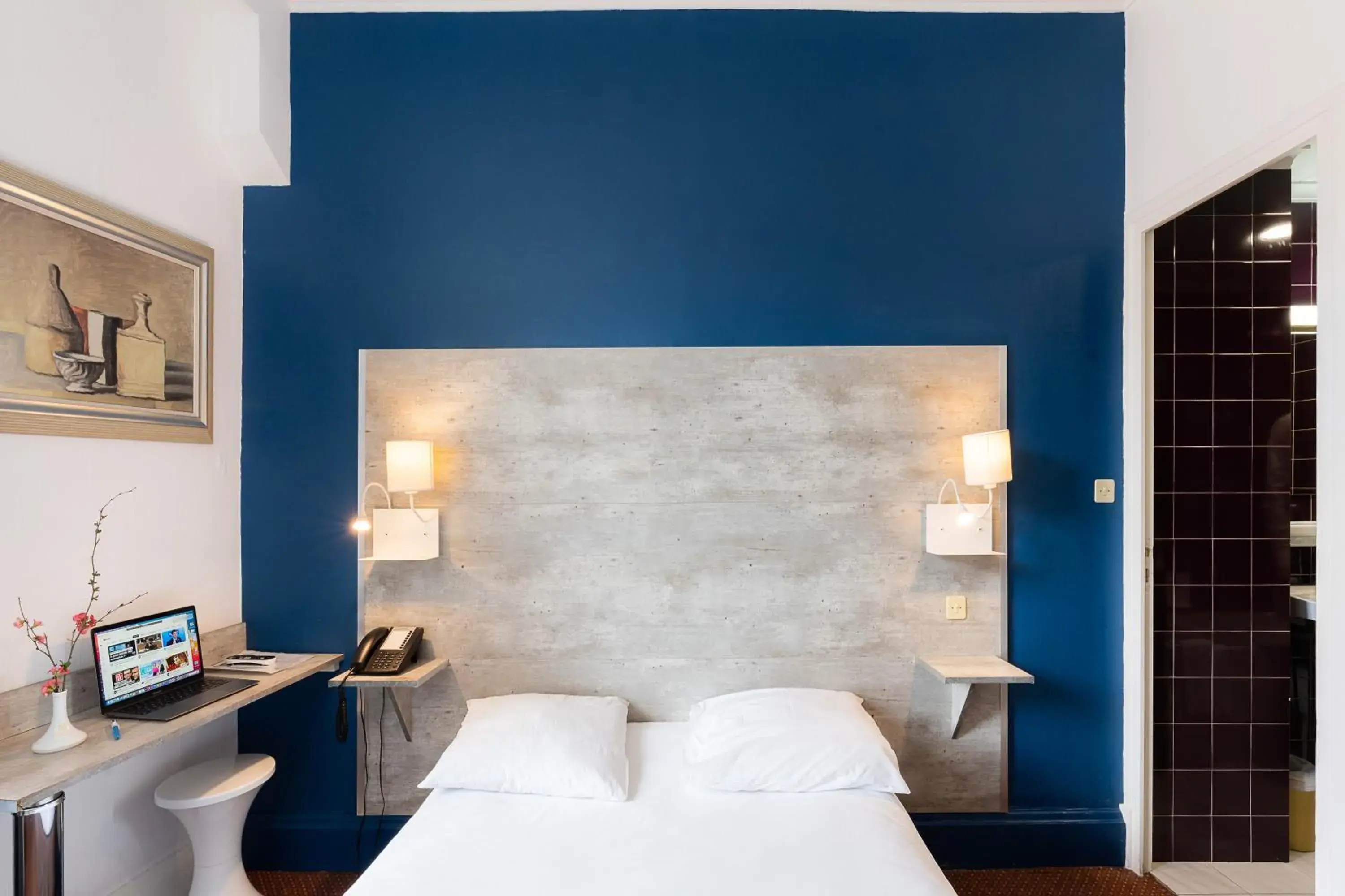 Bed in Hôtel du Helder Bed in Hôtel du Helder