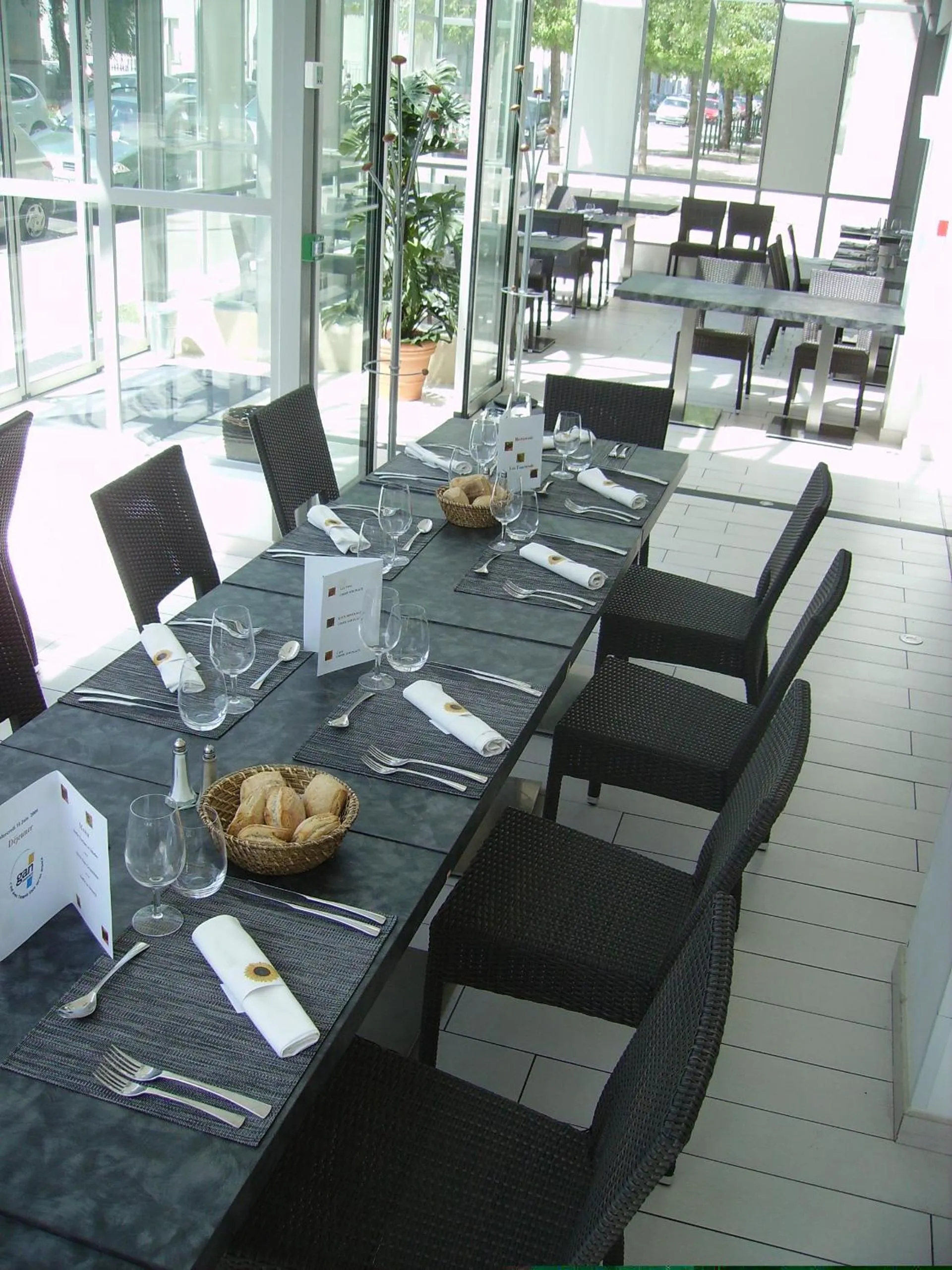 Restaurant/places to eat in Hôtel Saphir Lyon