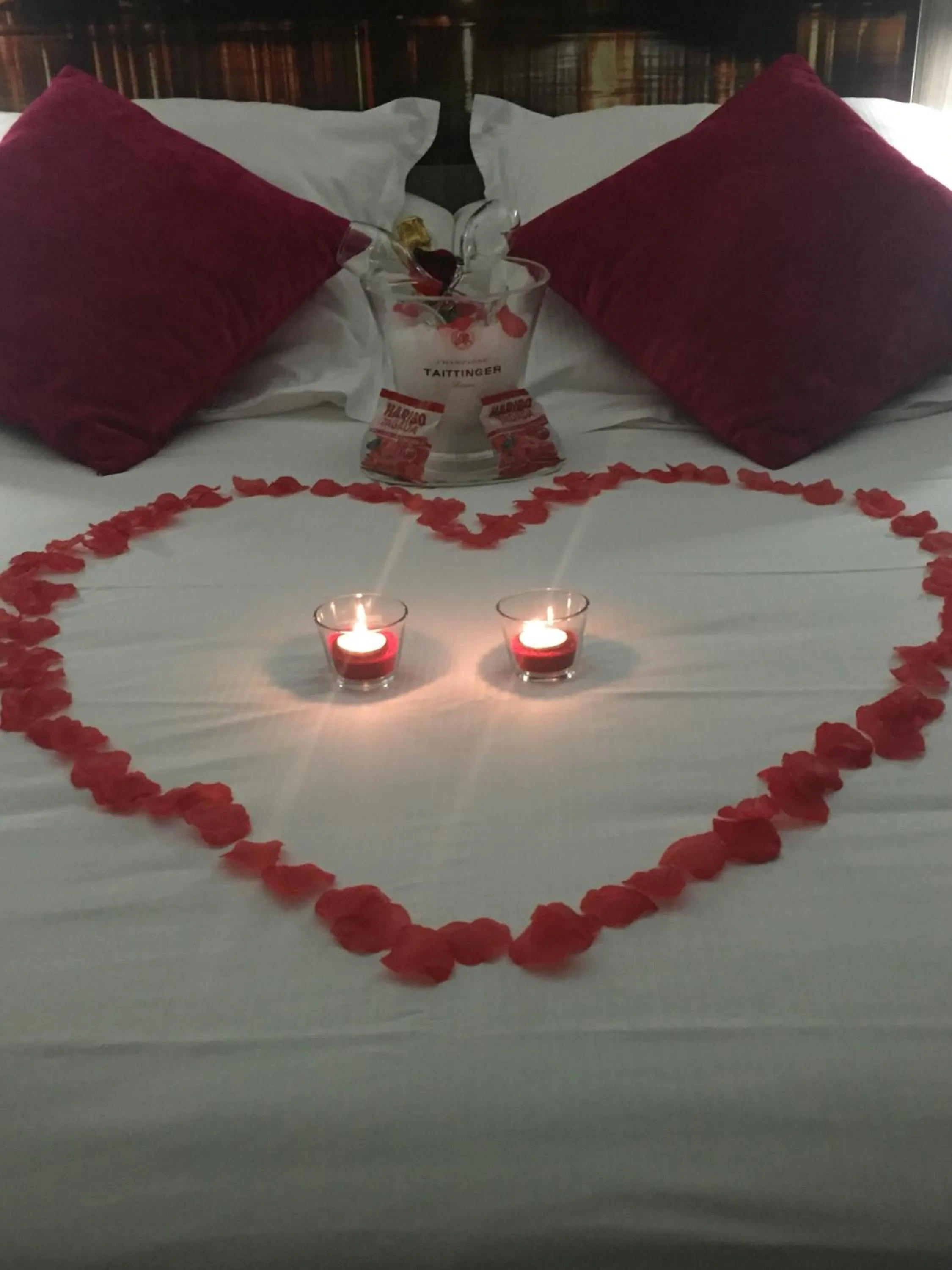 wedding, Bed in Hôtel Saphir Lyon