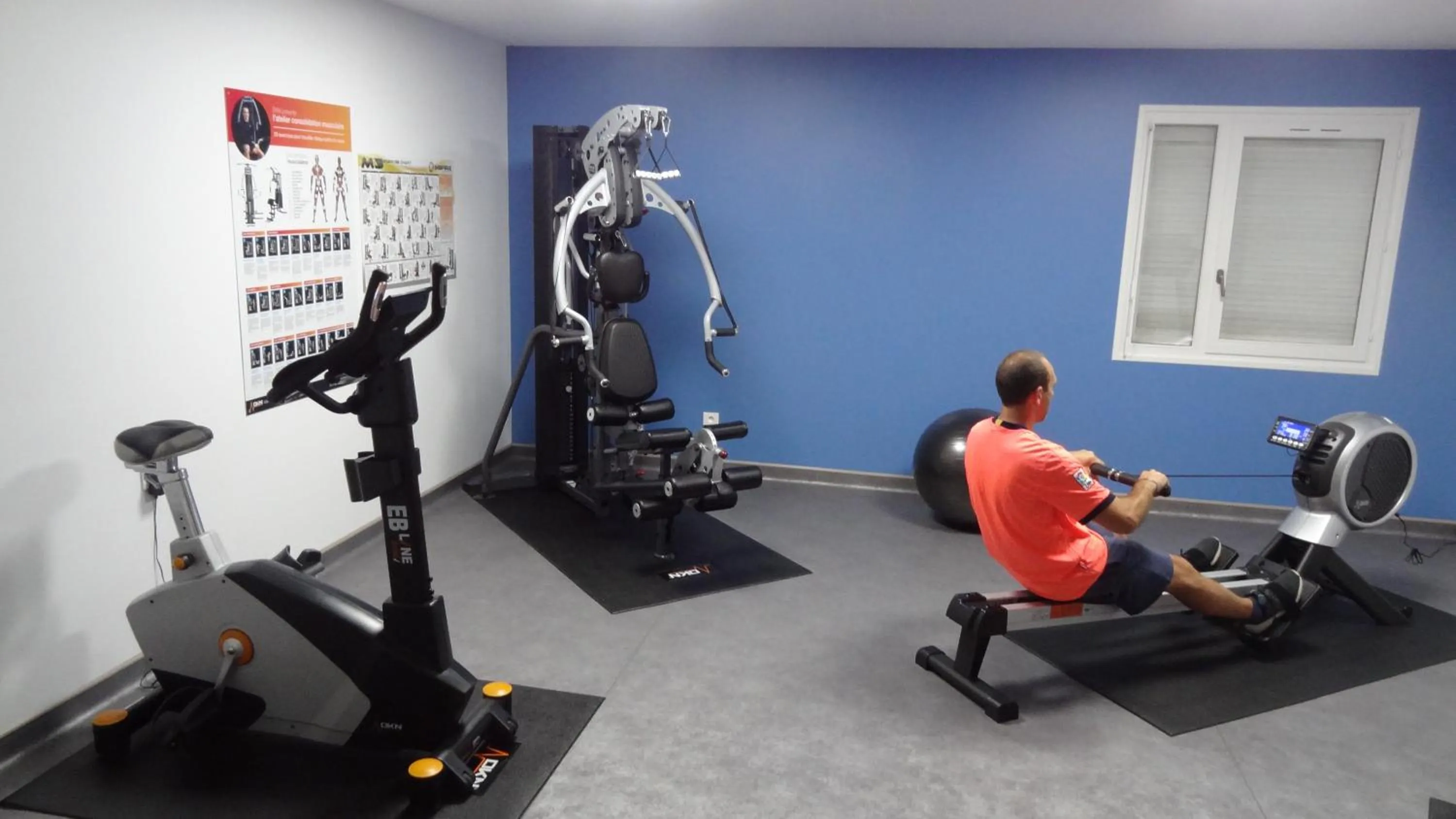 Fitness centre/facilities in Hôtel Saphir Lyon