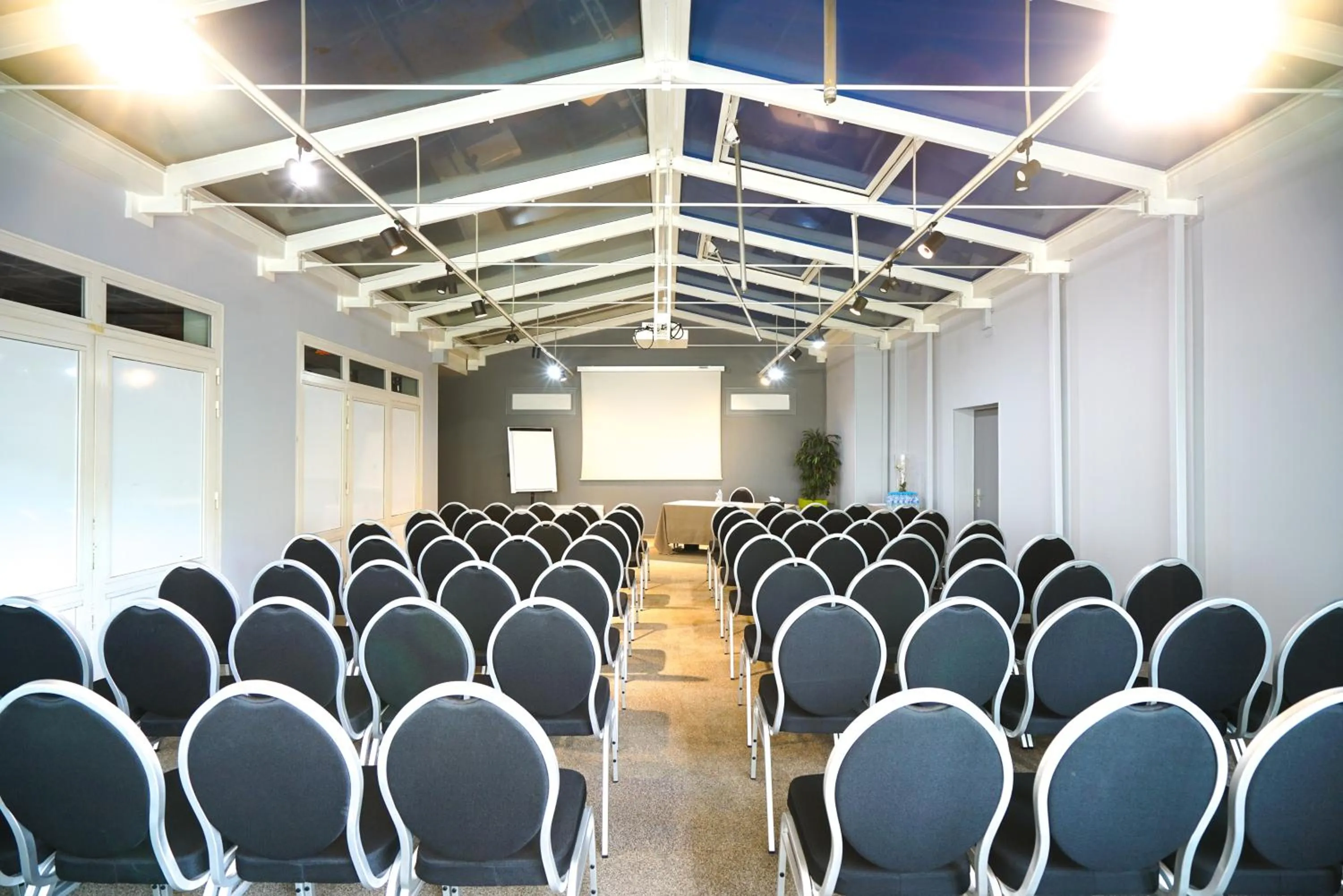 Meeting/conference room in Hôtel Saphir Lyon