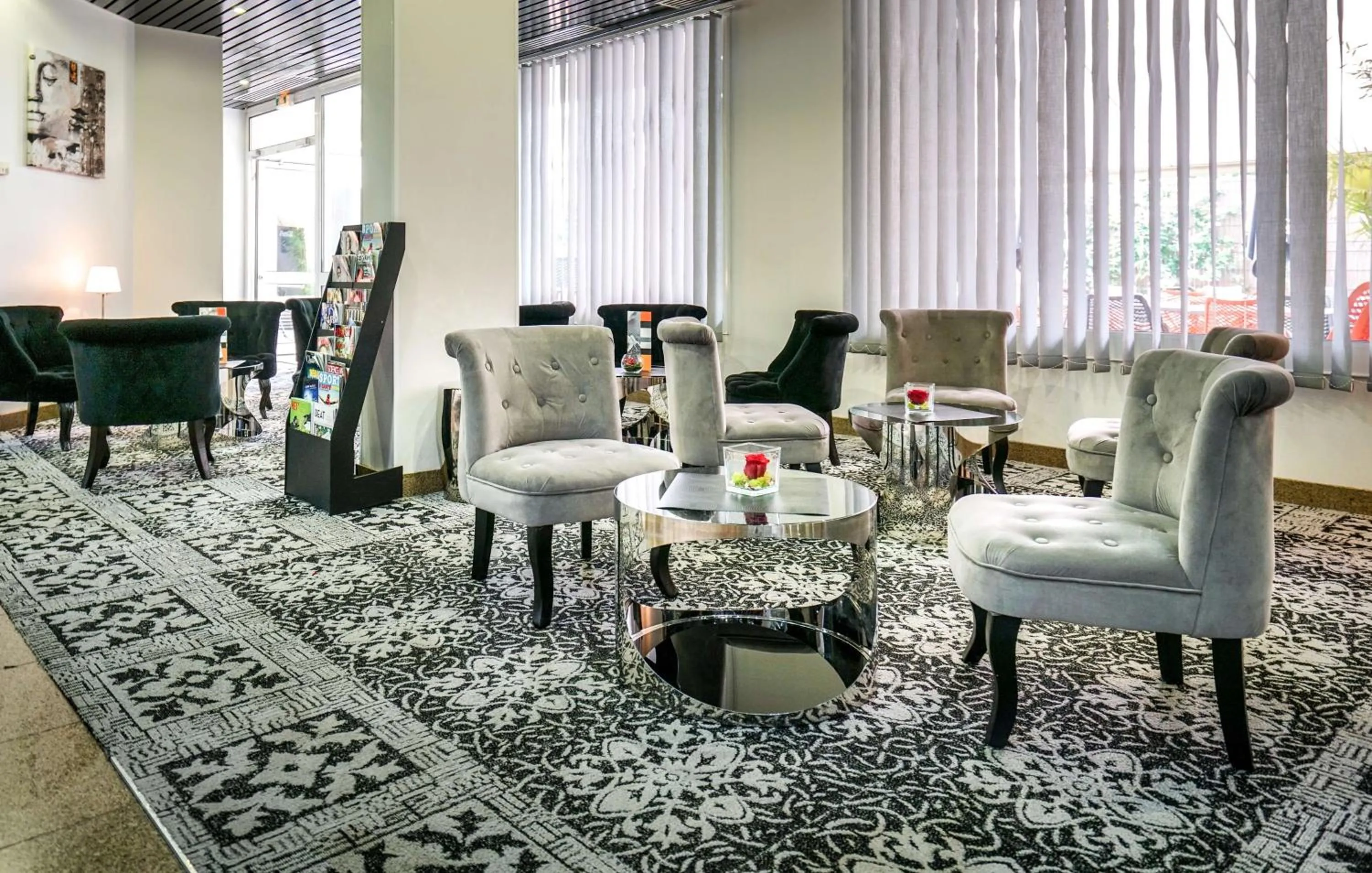 Lobby or reception in Hôtel Saphir Lyon