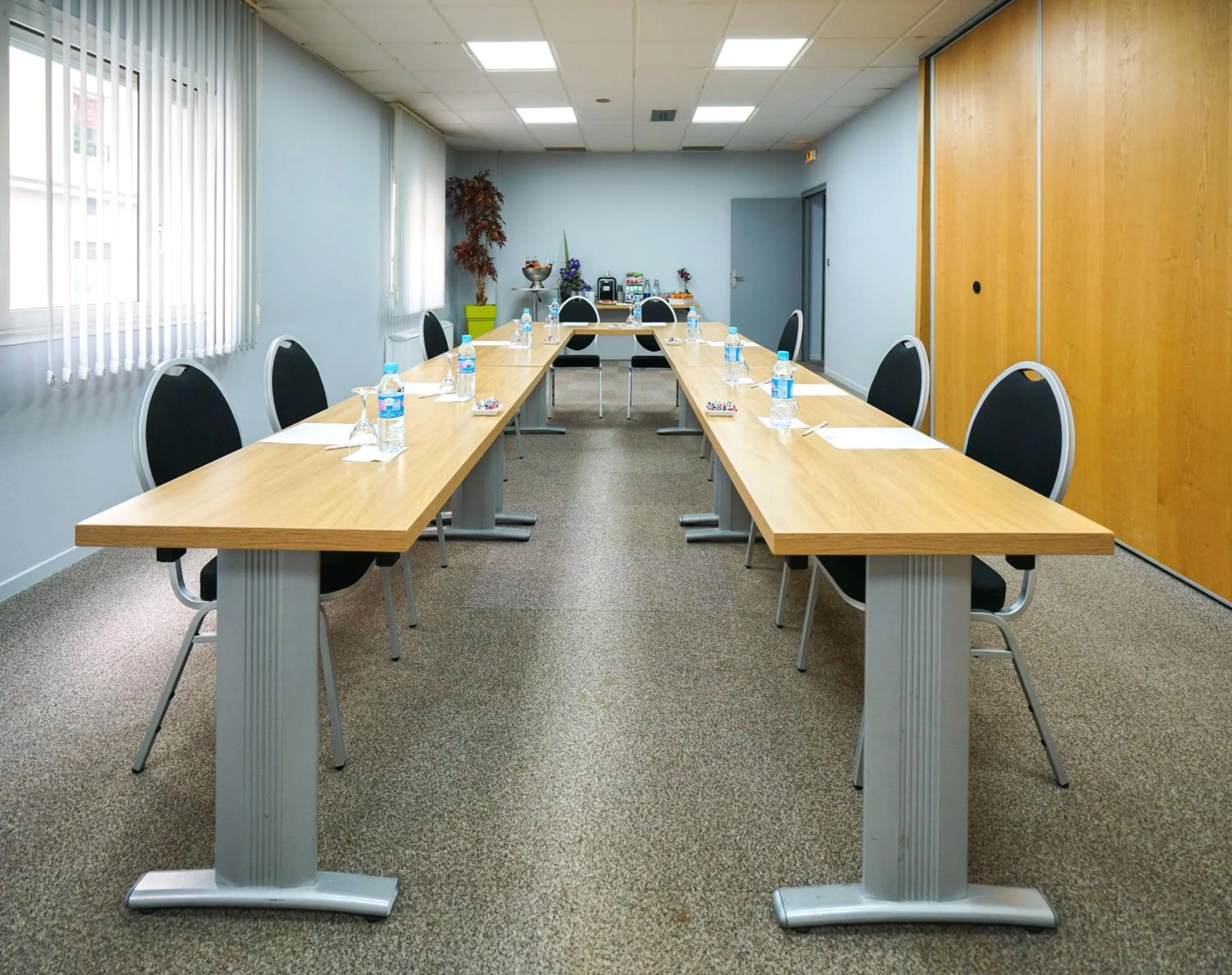 On site in Hôtel Saphir Lyon