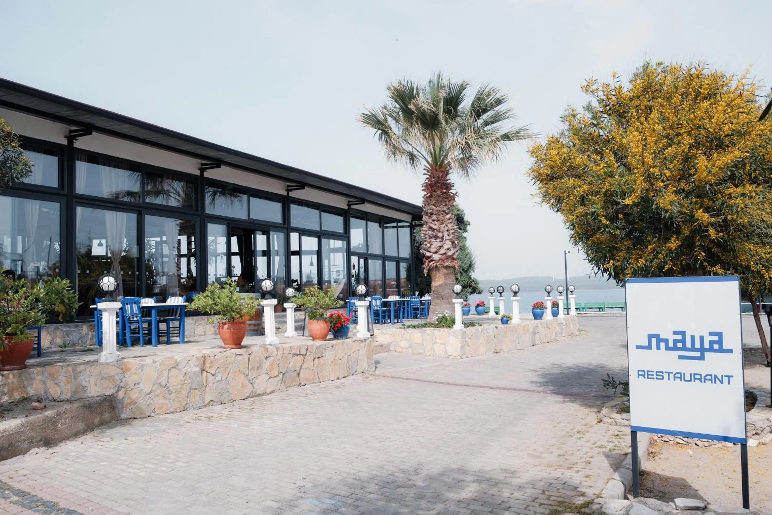 Restaurant/places to eat in Maya Bistro Hotel & Beach