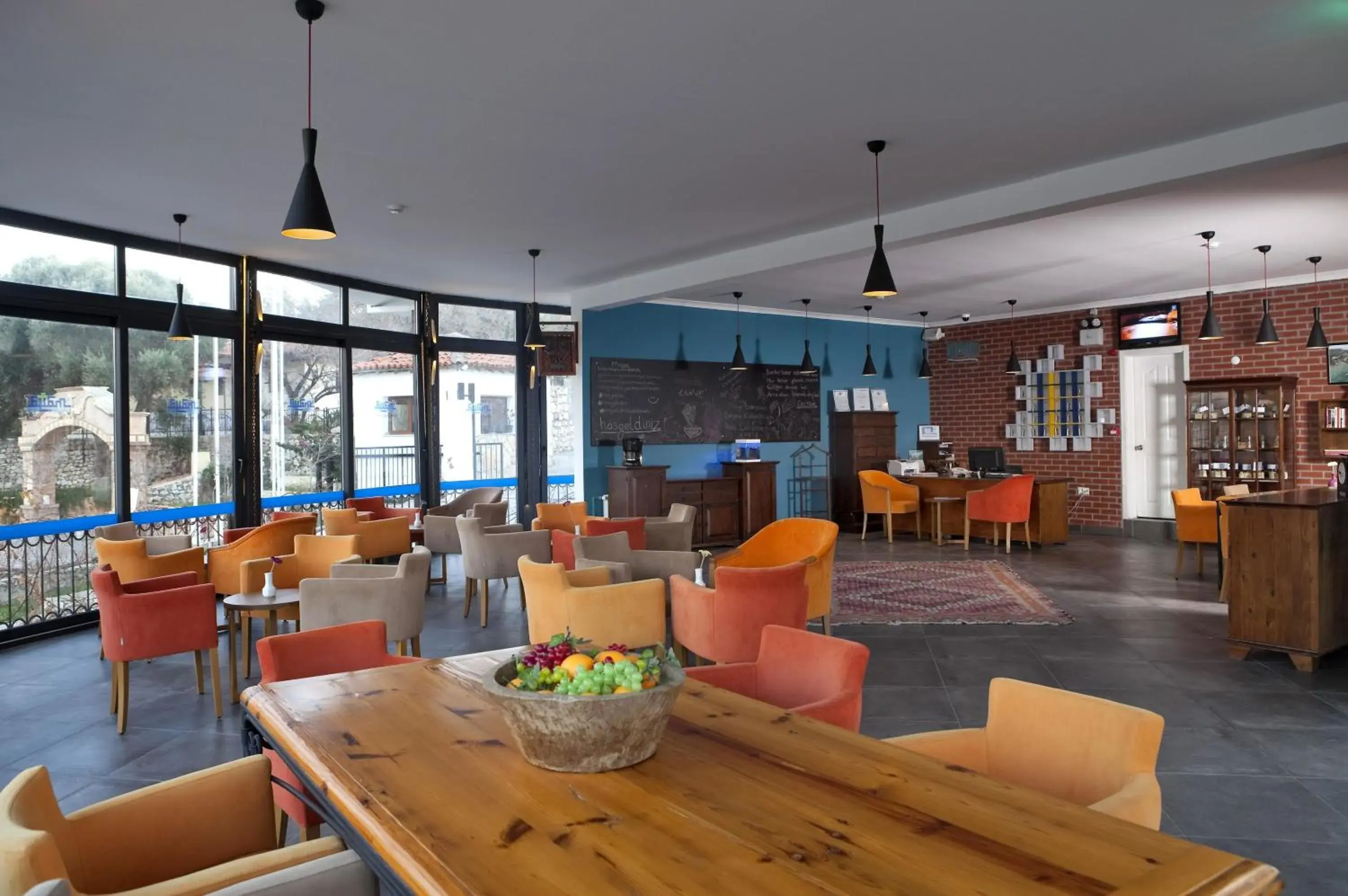 Library, Restaurant/Places to Eat in Maya Bistro Hotel & Beach