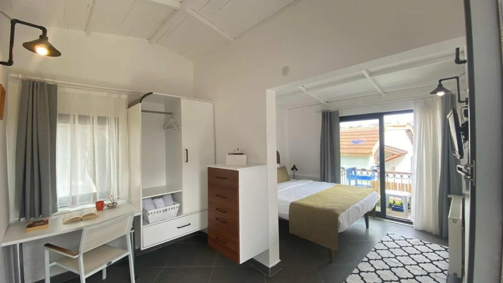 Bed in Maya Bistro Hotel & Beach