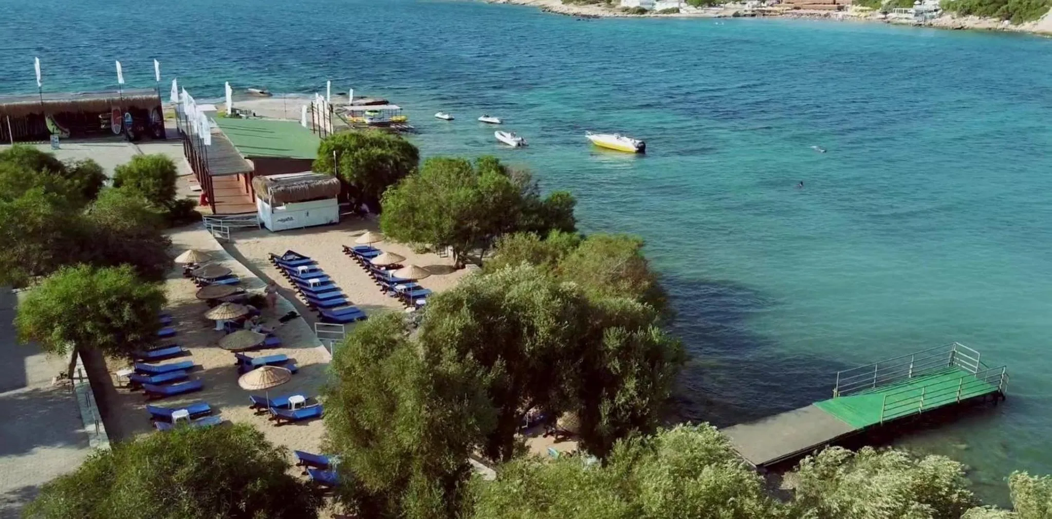 Beach in Maya Bistro Hotel & Beach