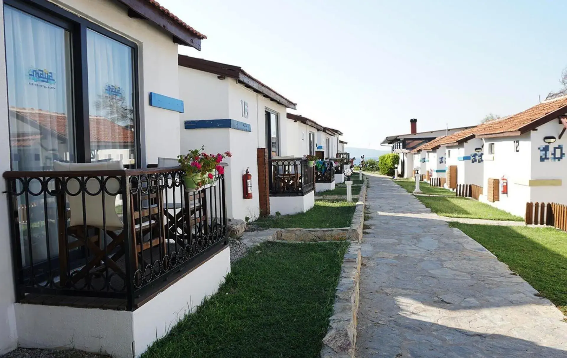 Property Building in Maya Bistro Hotel & Beach