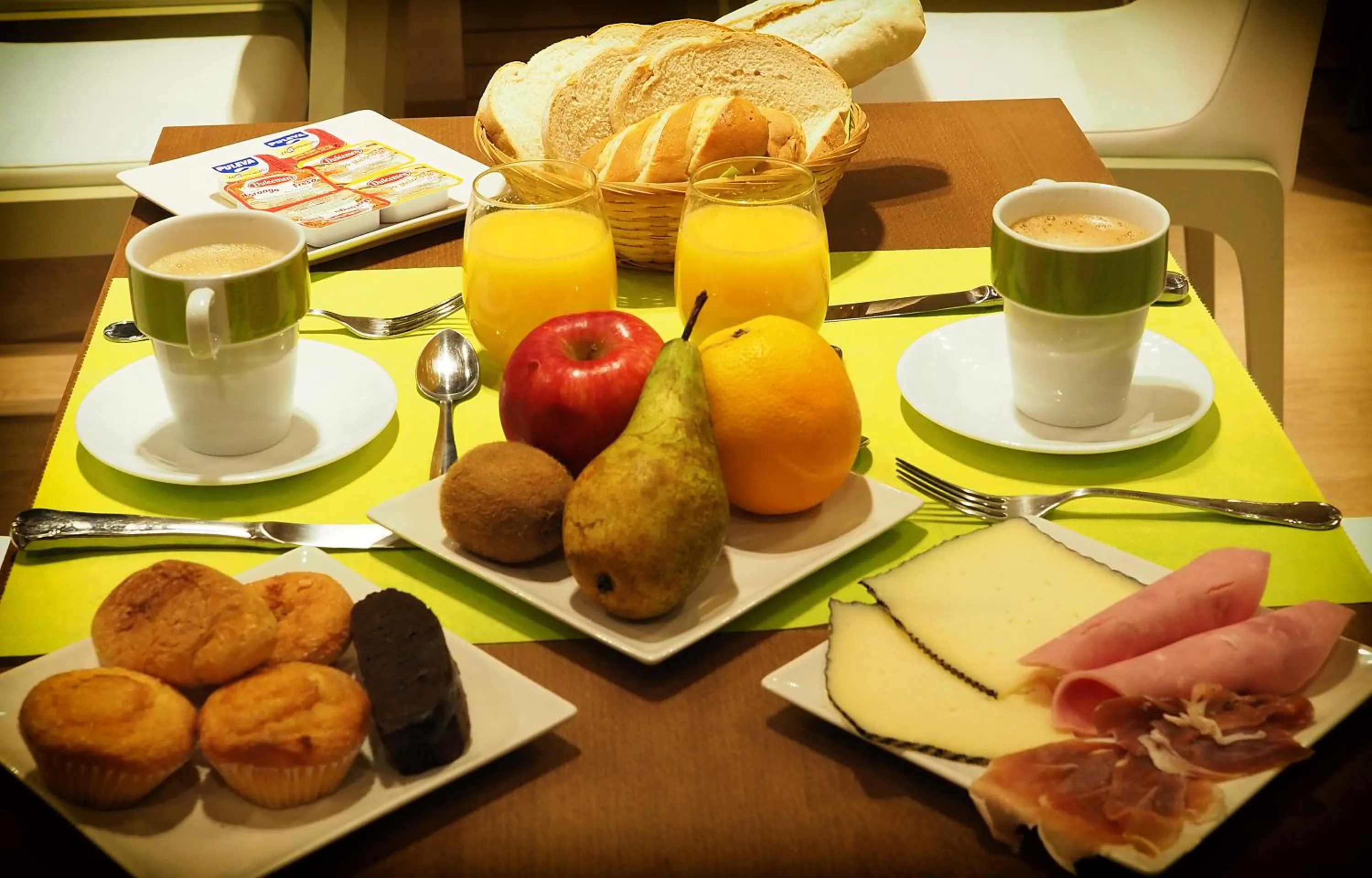 Continental breakfast in Quinta Real Granada