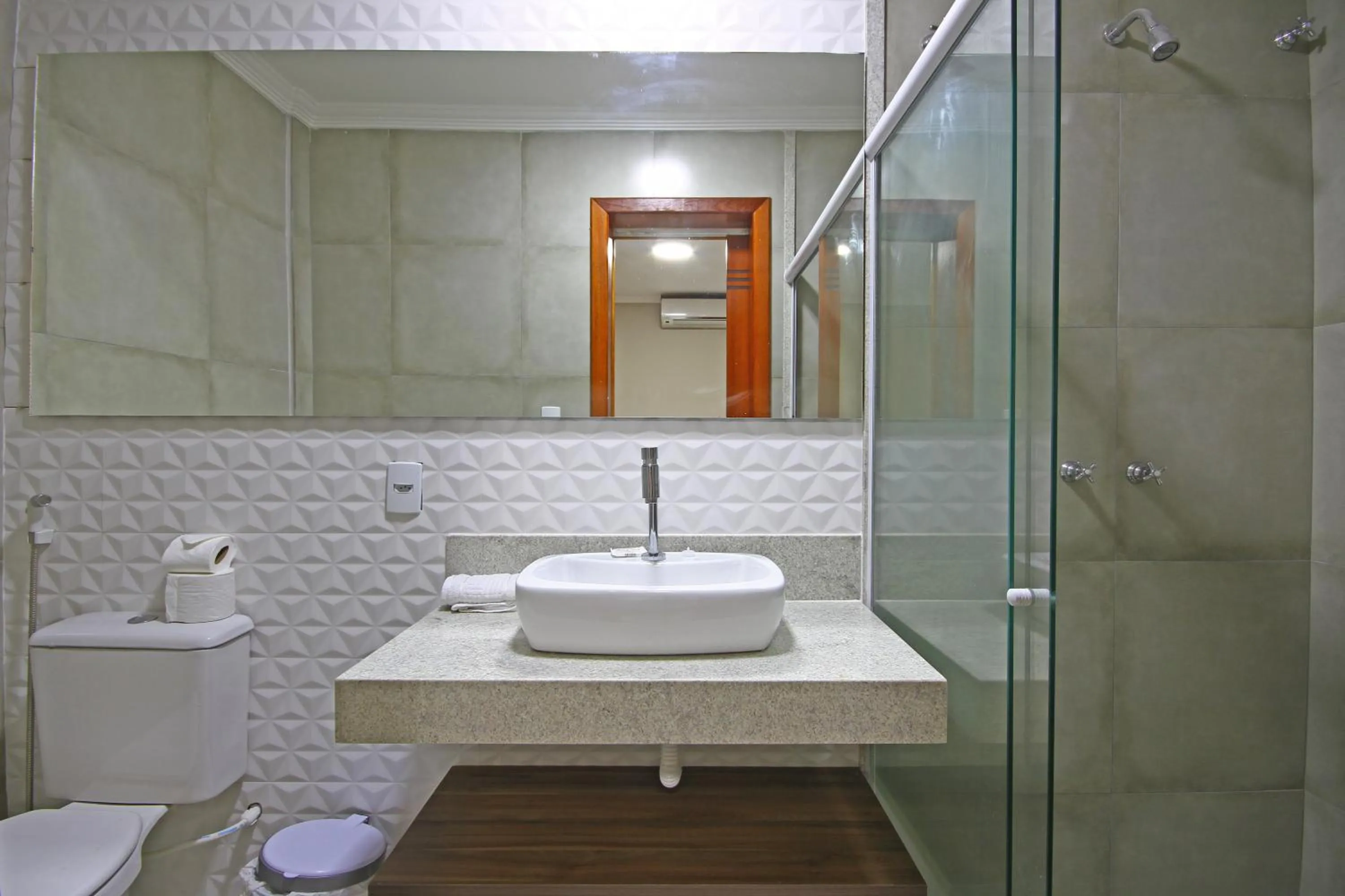 Bathroom in MDJ Pousada