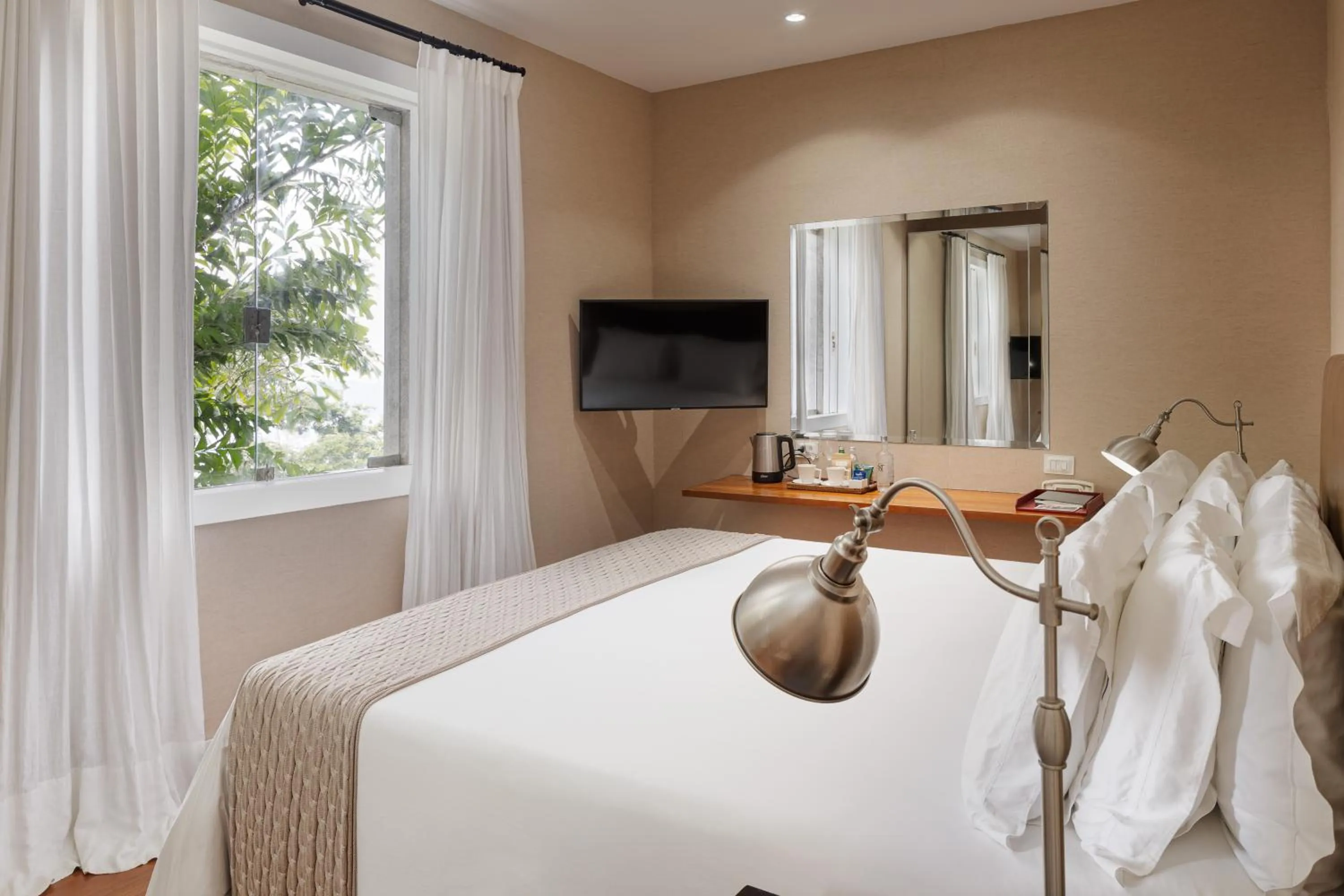 View (from property/room), Bed in Vila Santa Teresa