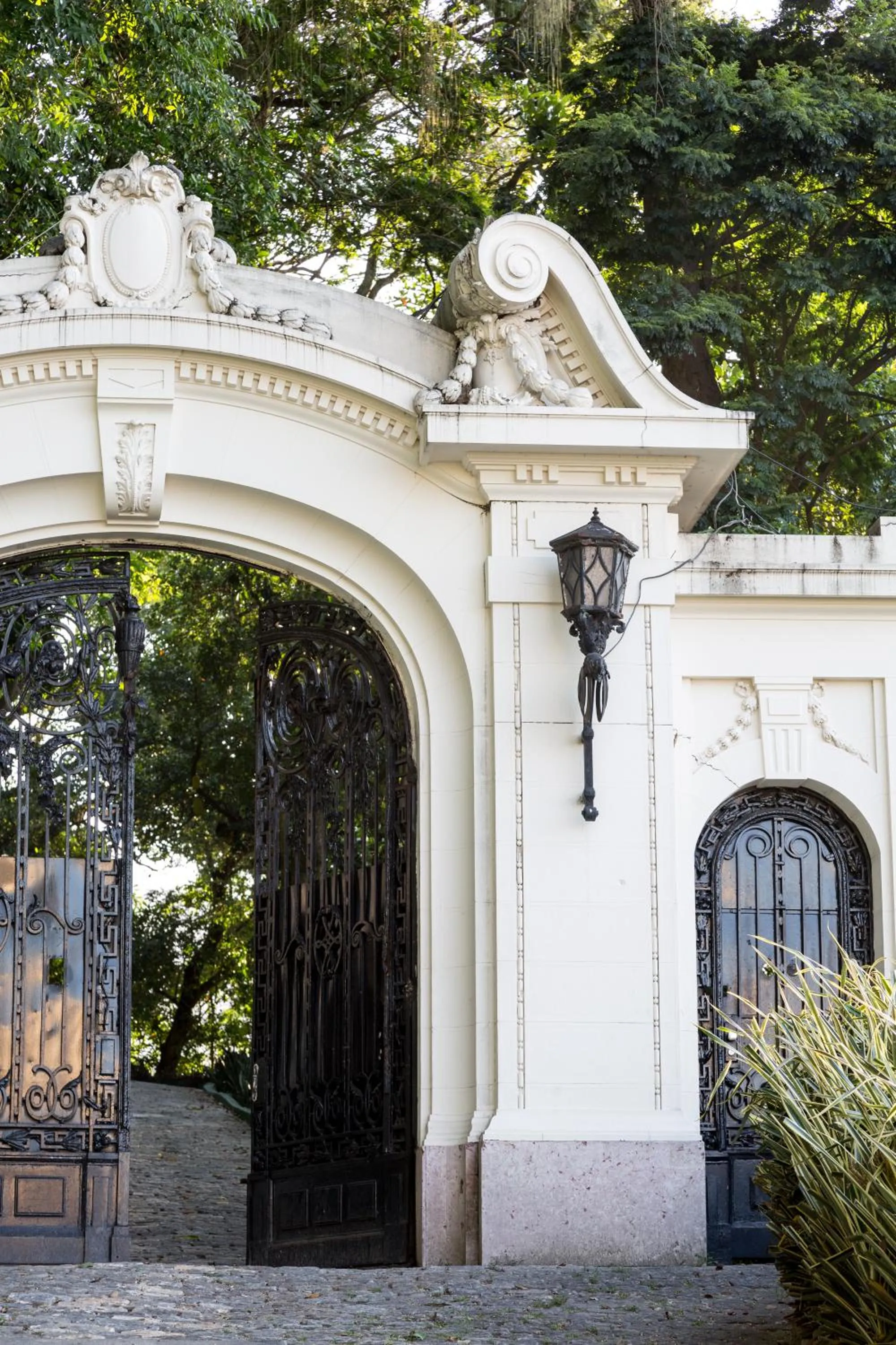 Facade/entrance in Vila Santa Teresa