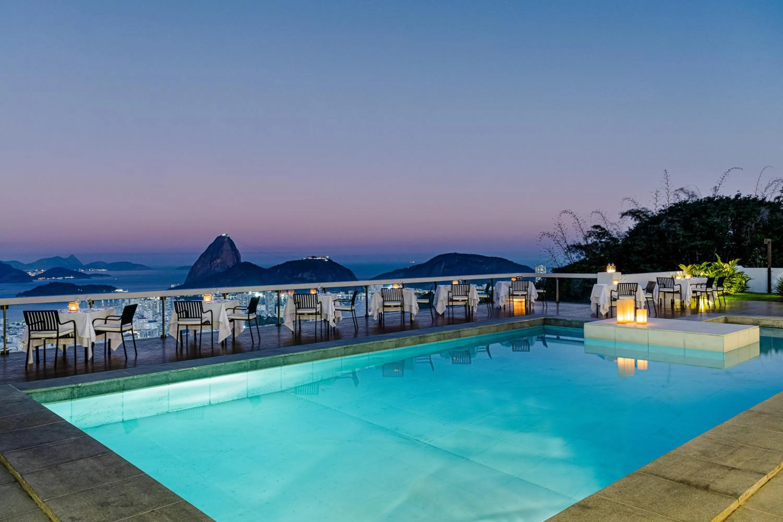 Swimming pool in Vila Santa Teresa