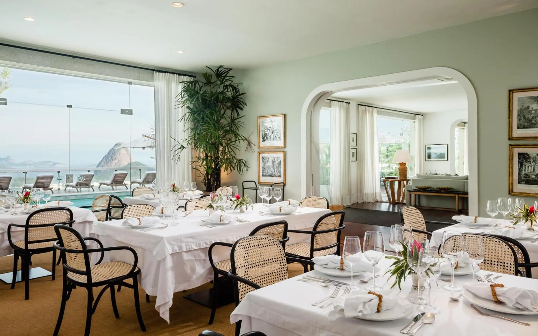 Restaurant/places to eat in Vila Santa Teresa