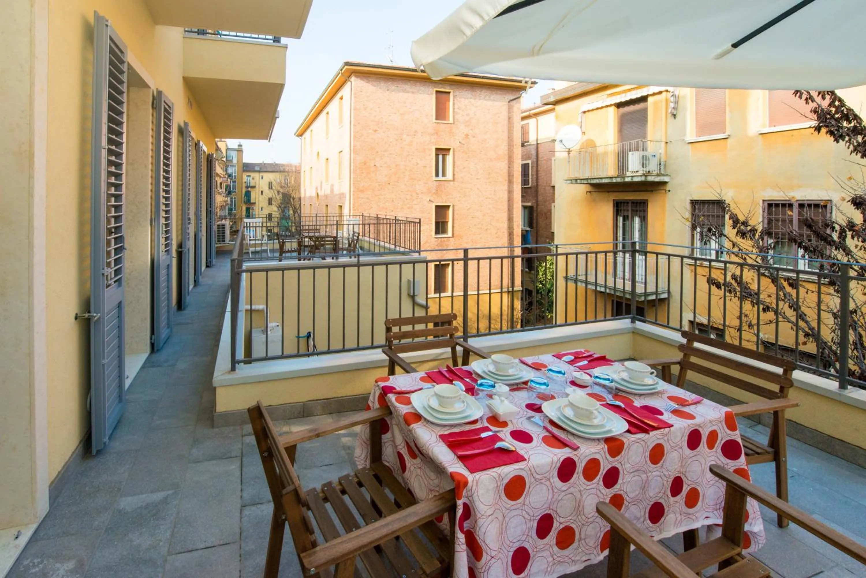Balcony/Terrace in Ramo Rosso di Paolo Natalini