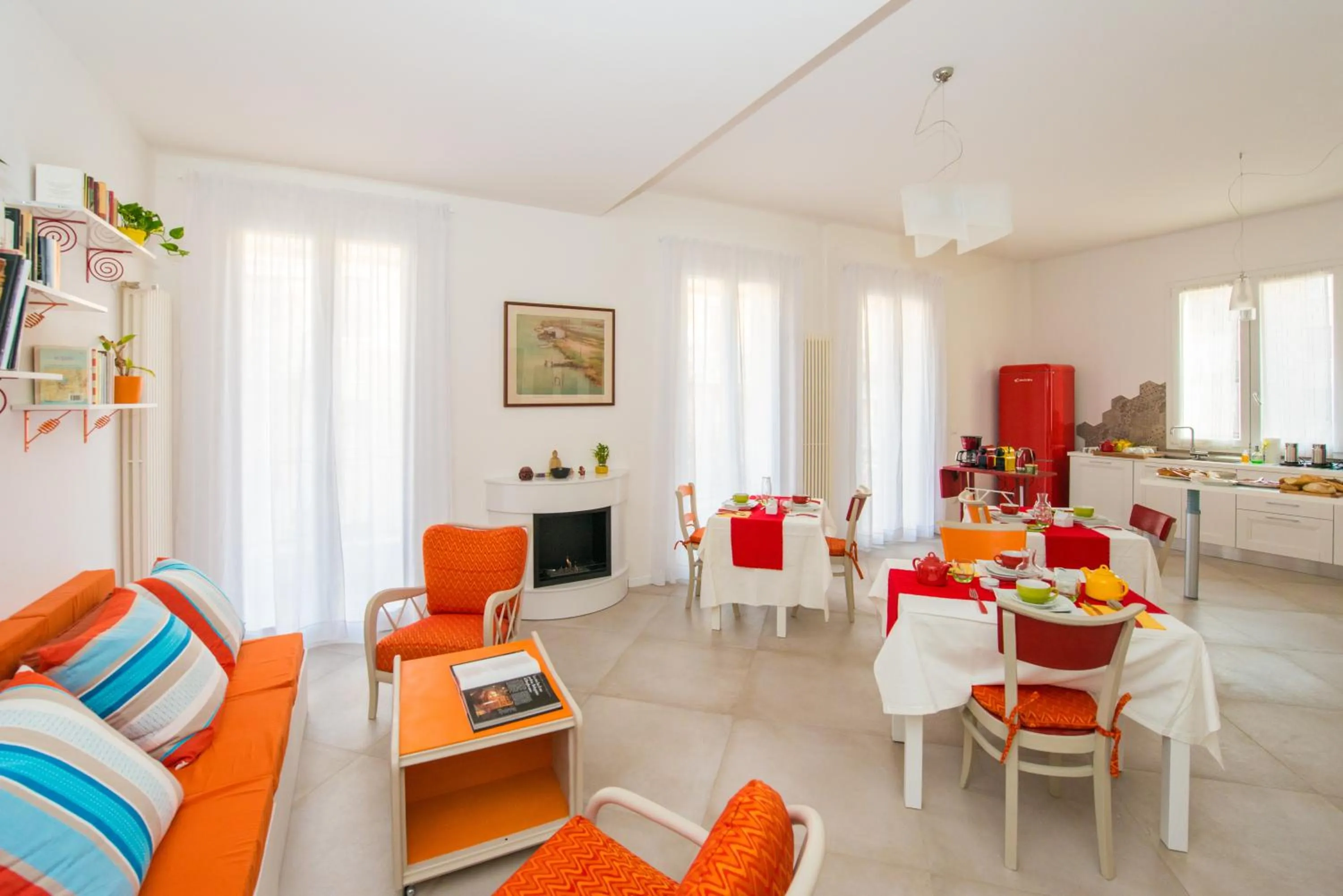 Communal lounge/ TV room in Ramo Rosso di Paolo Natalini