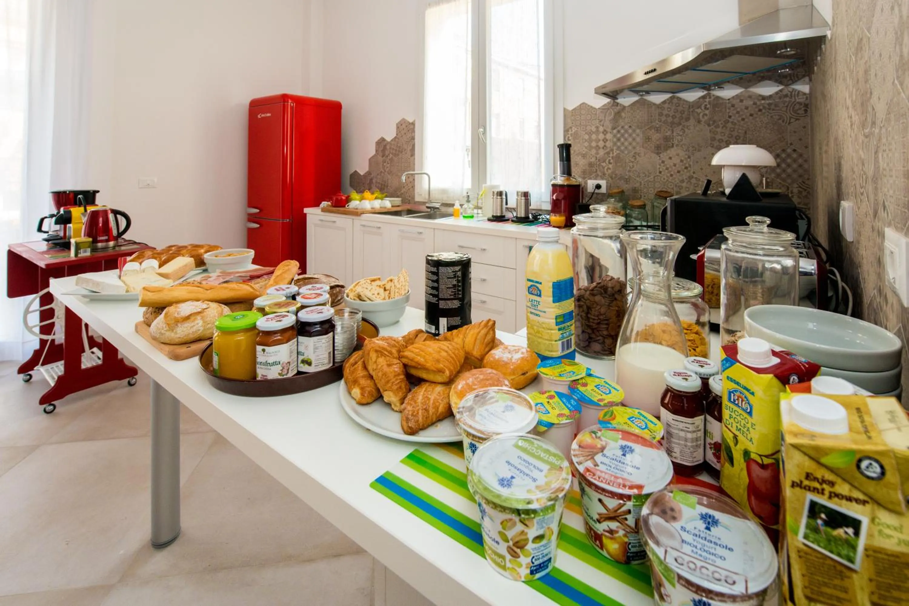 Continental breakfast in Ramo Rosso di Paolo Natalini