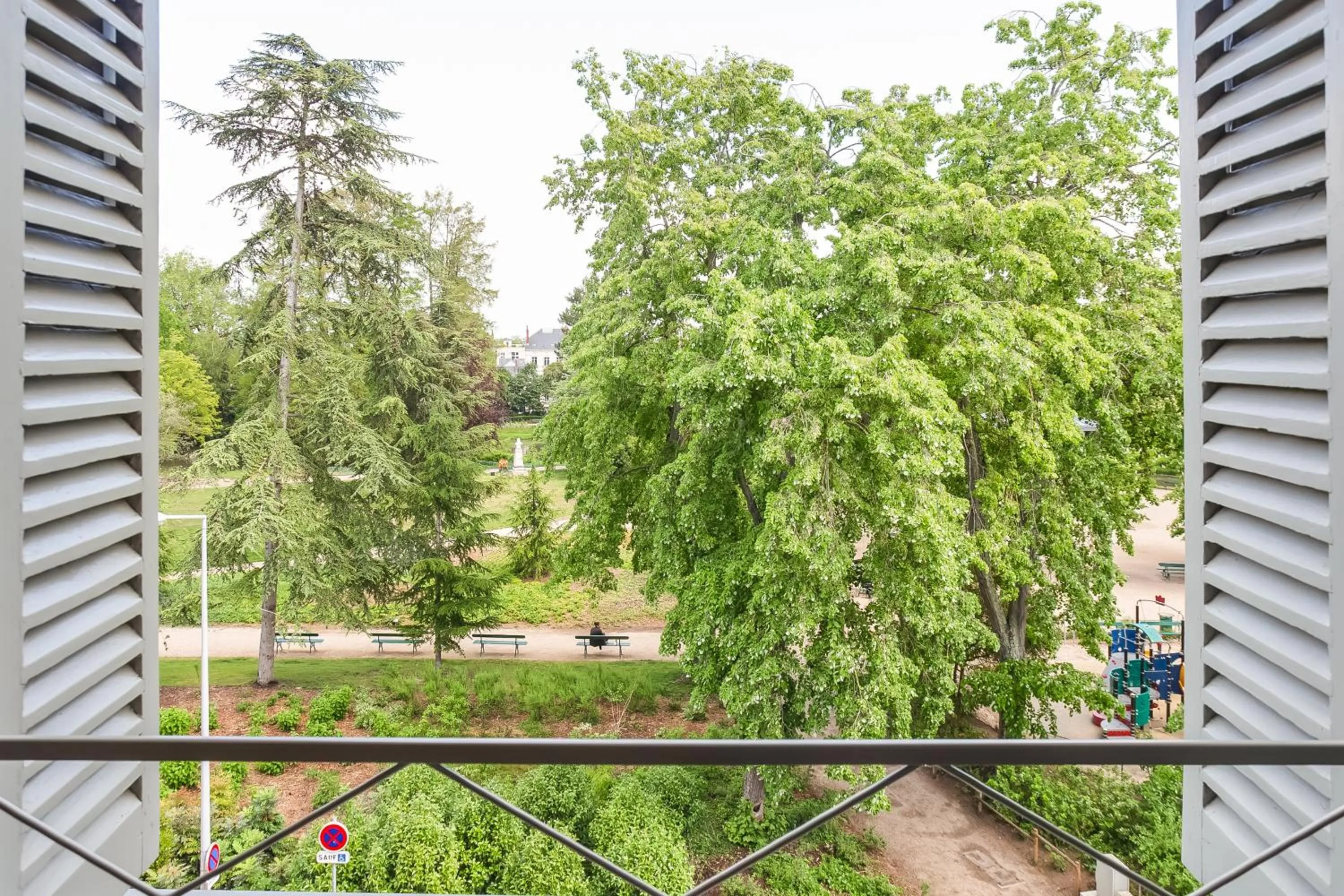 Garden view in Résidence de Tourisme Central Parc Tours