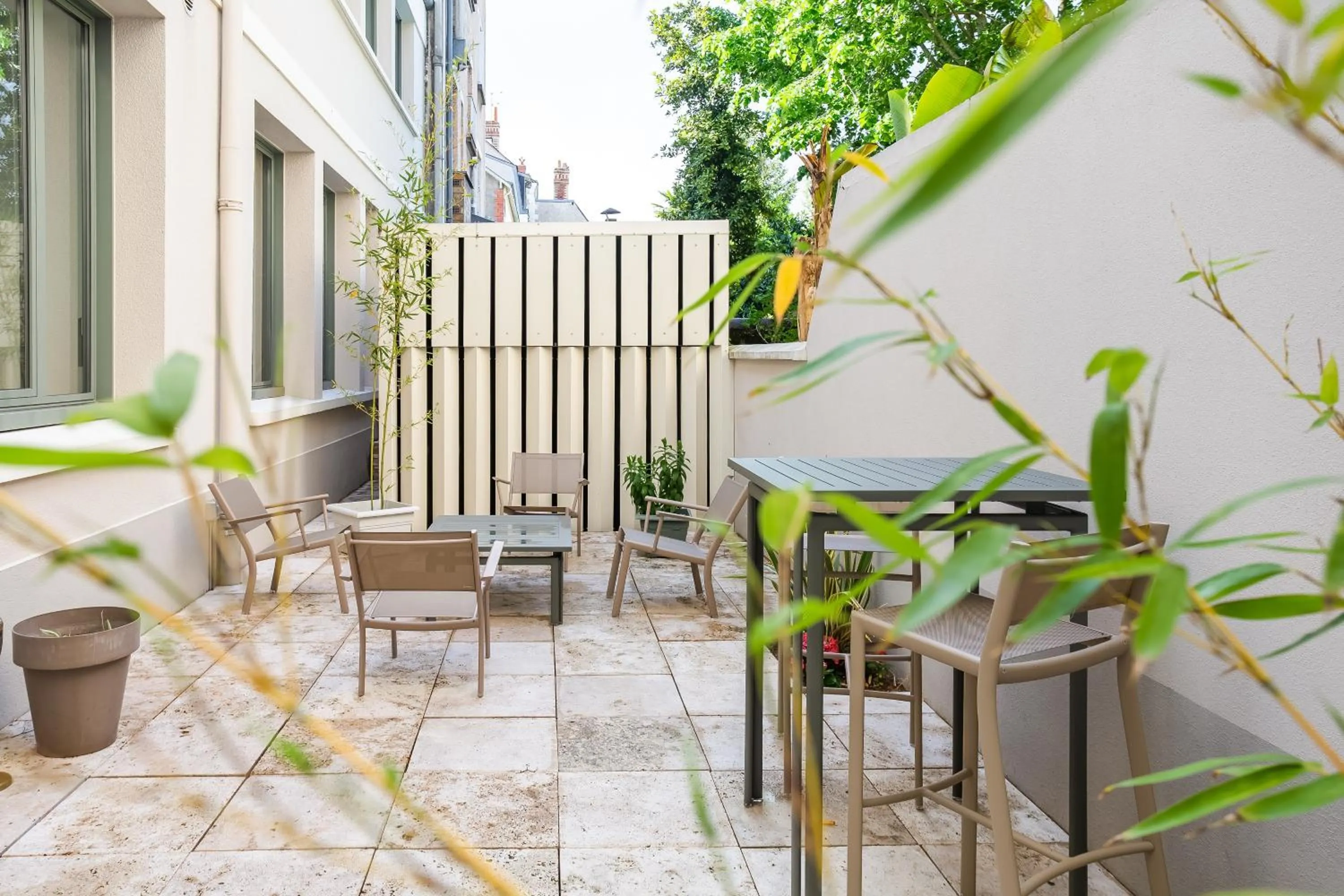 Patio in Résidence de Tourisme Central Parc Tours