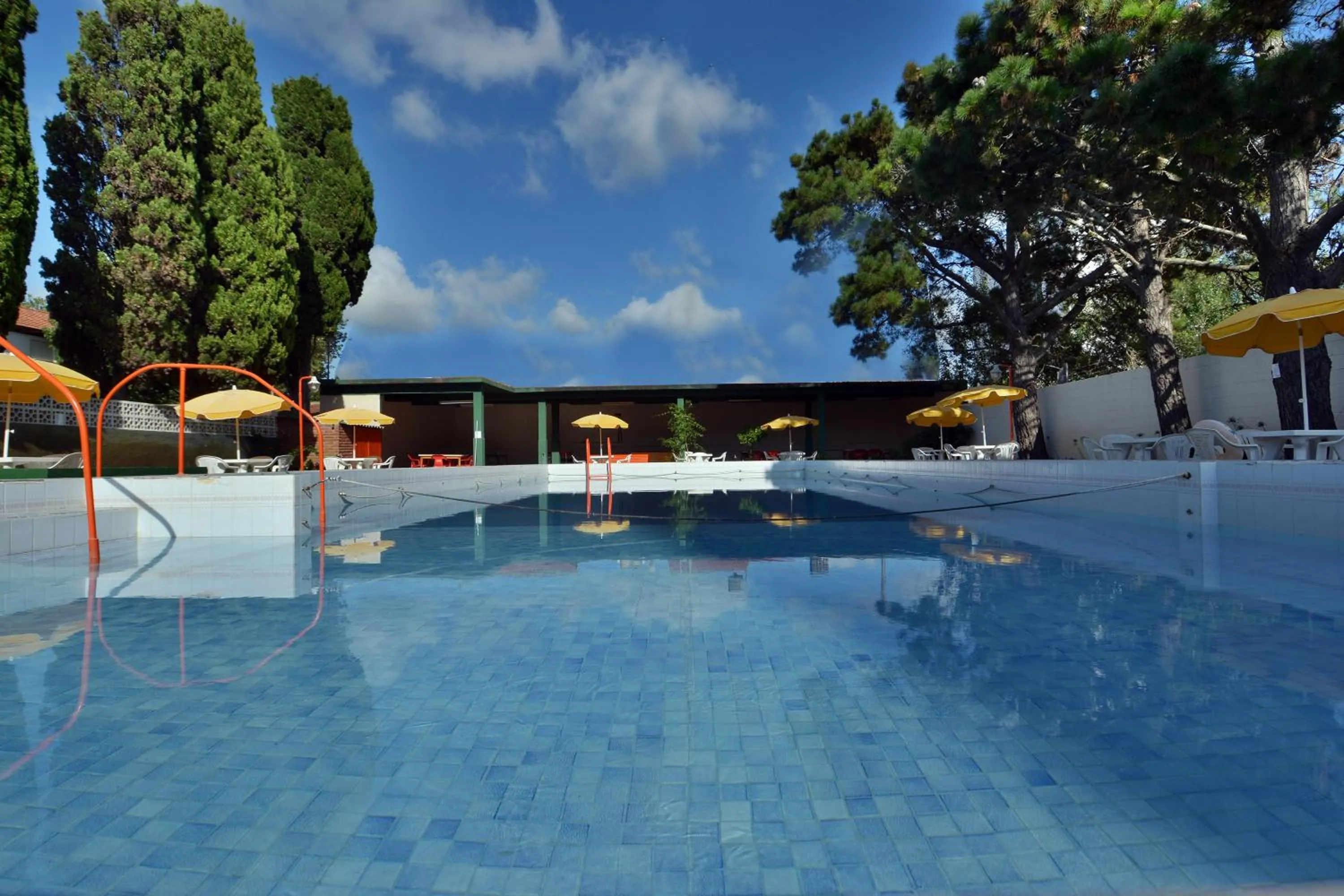 Swimming pool in Hotel Amancay