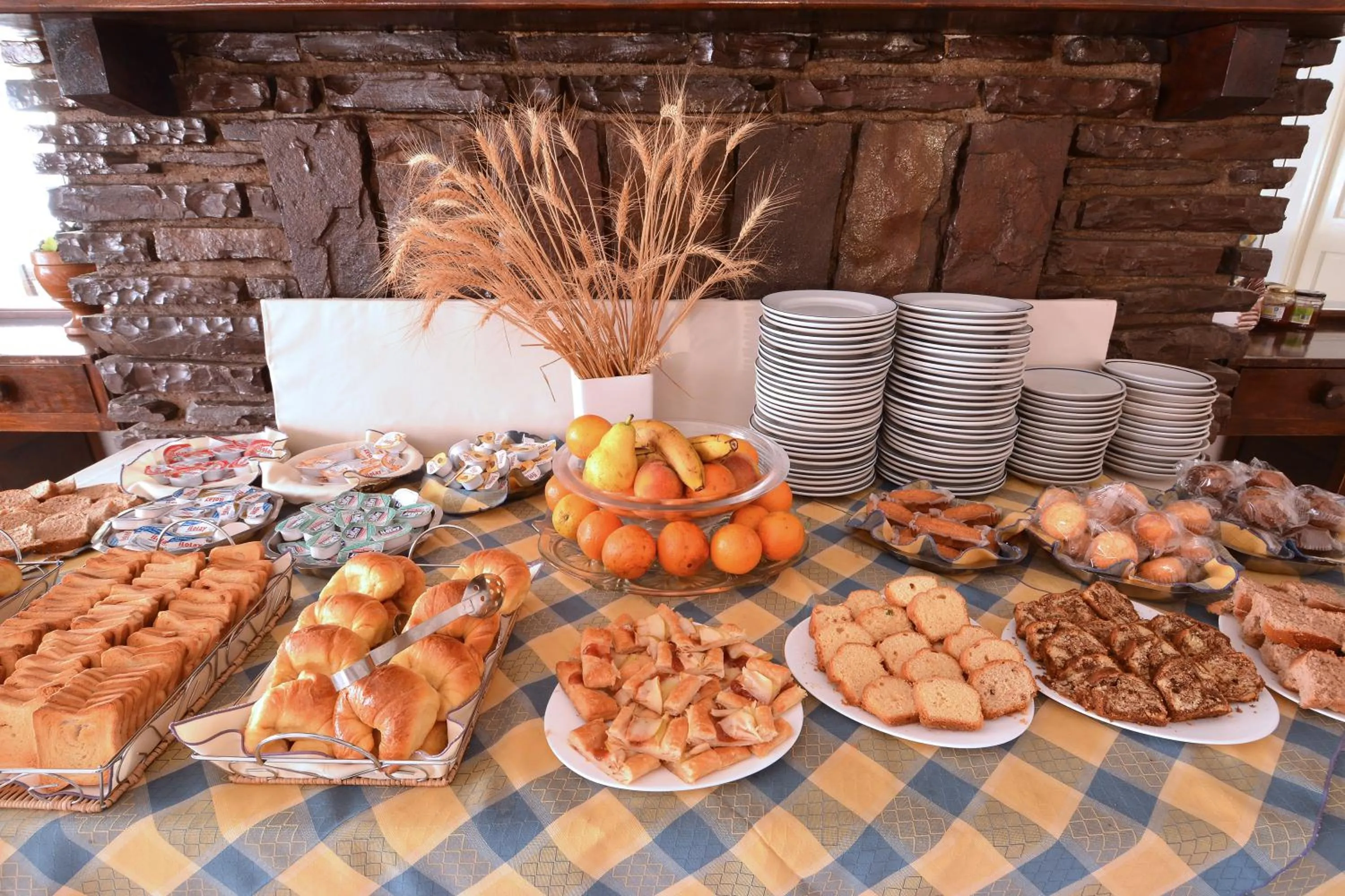 Continental breakfast in Hotel Amancay